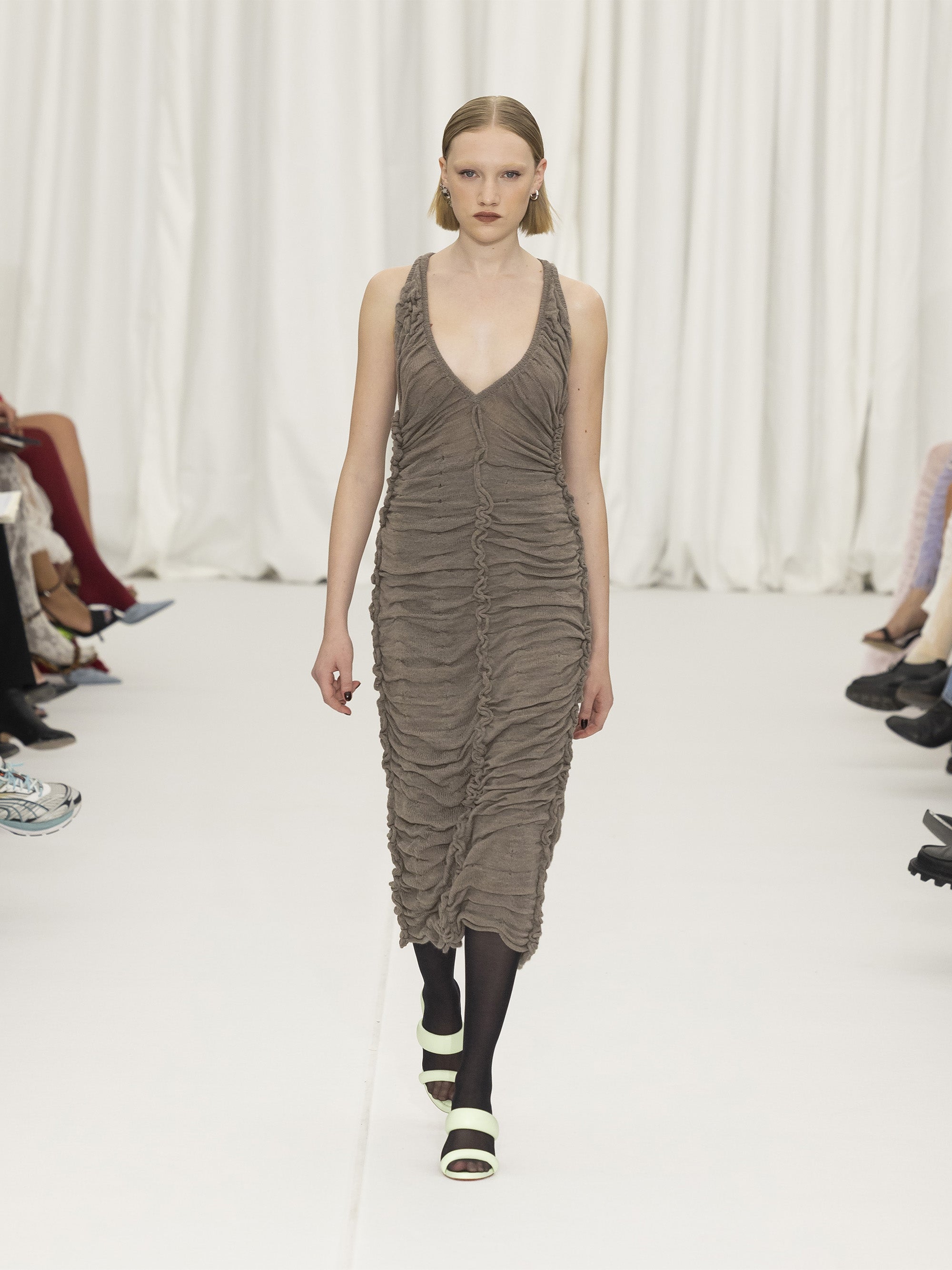 Ester Manas Ruched Wool Knit robe maille laine mérinos