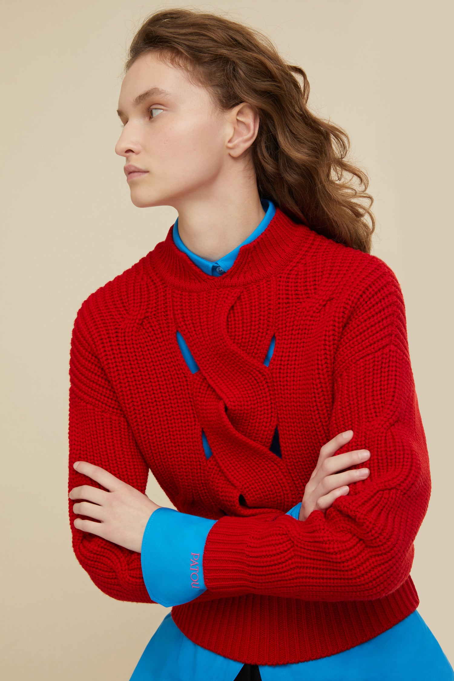Patou KN0528038302R pull torsadé rouge poppy cropped