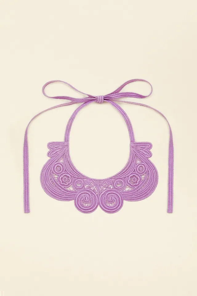 Patou AC018 collier guipure floral Lavender