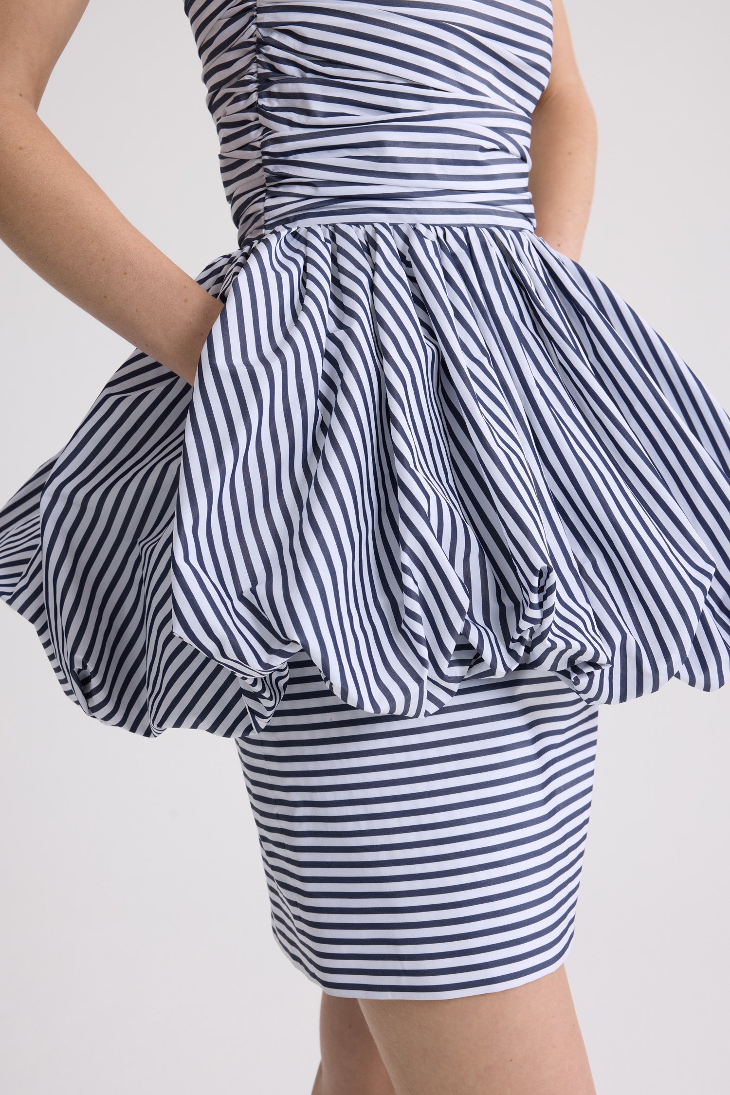 Patou DR236 mini robe bloomer dos nu rayures offshore