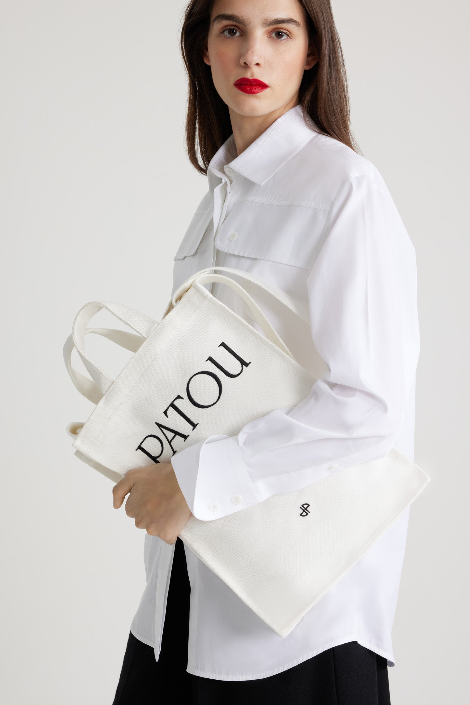 Patou AC062 tote sac toile coton blanc brodé vertical