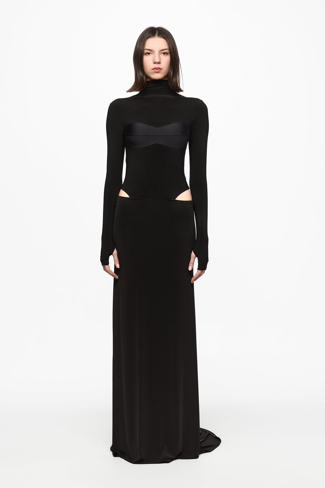 ATU Body Couture Cardinal robe longue noire plumes
