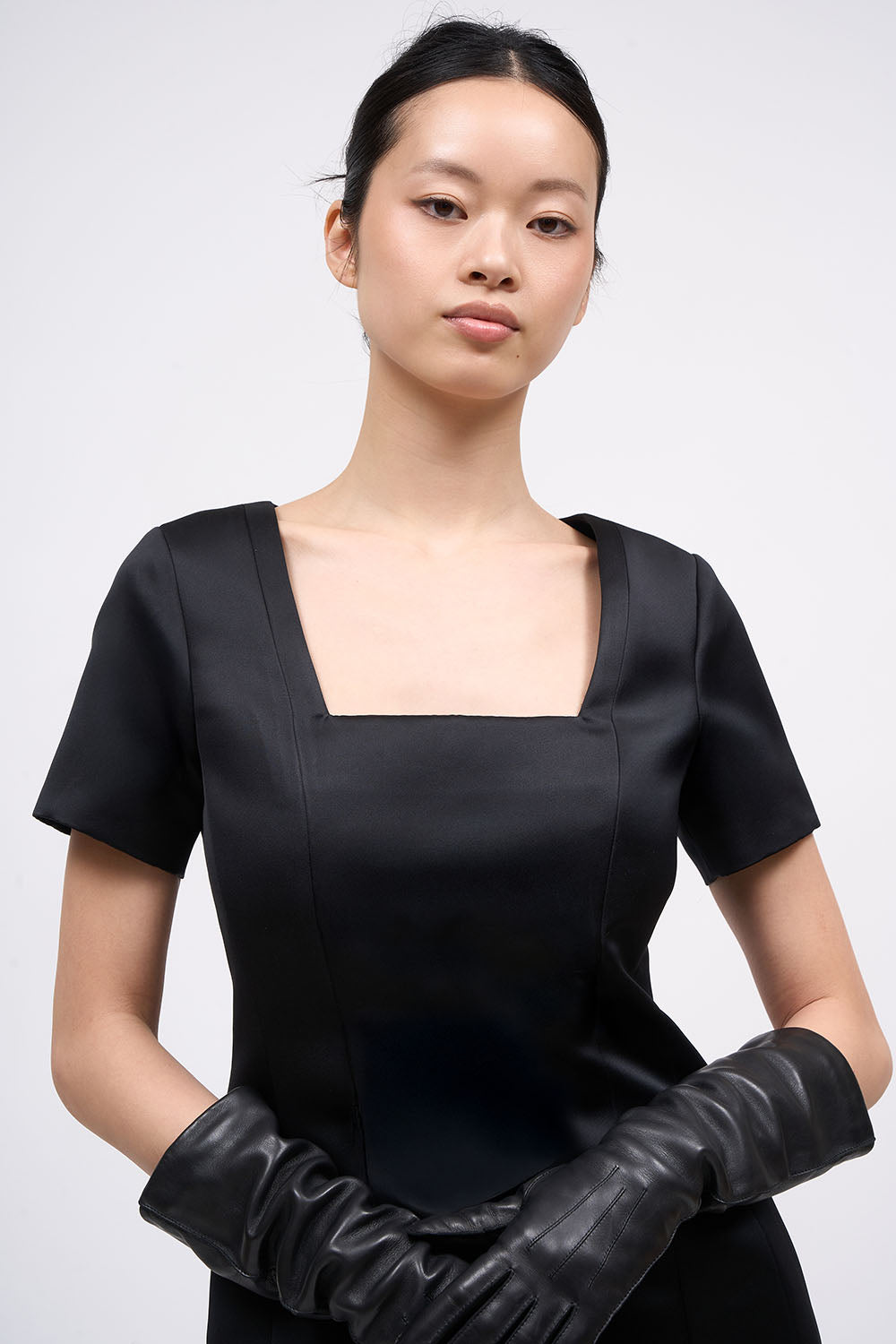 Paul & Joe Venus robe satin duchesse unie col carré