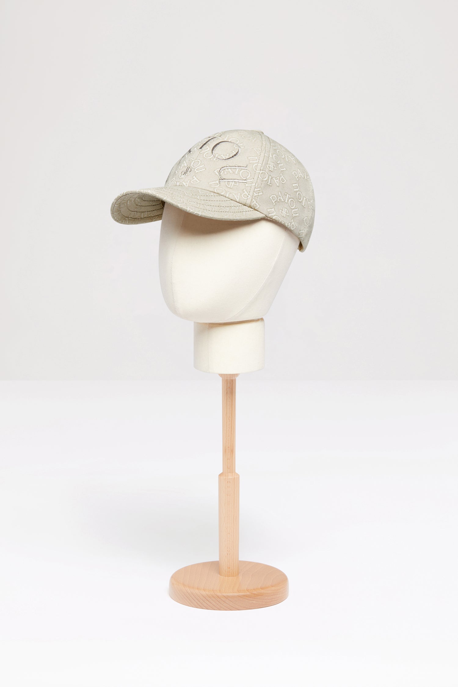 Patou AC04001335100 casquette jacquard coton bio médallion