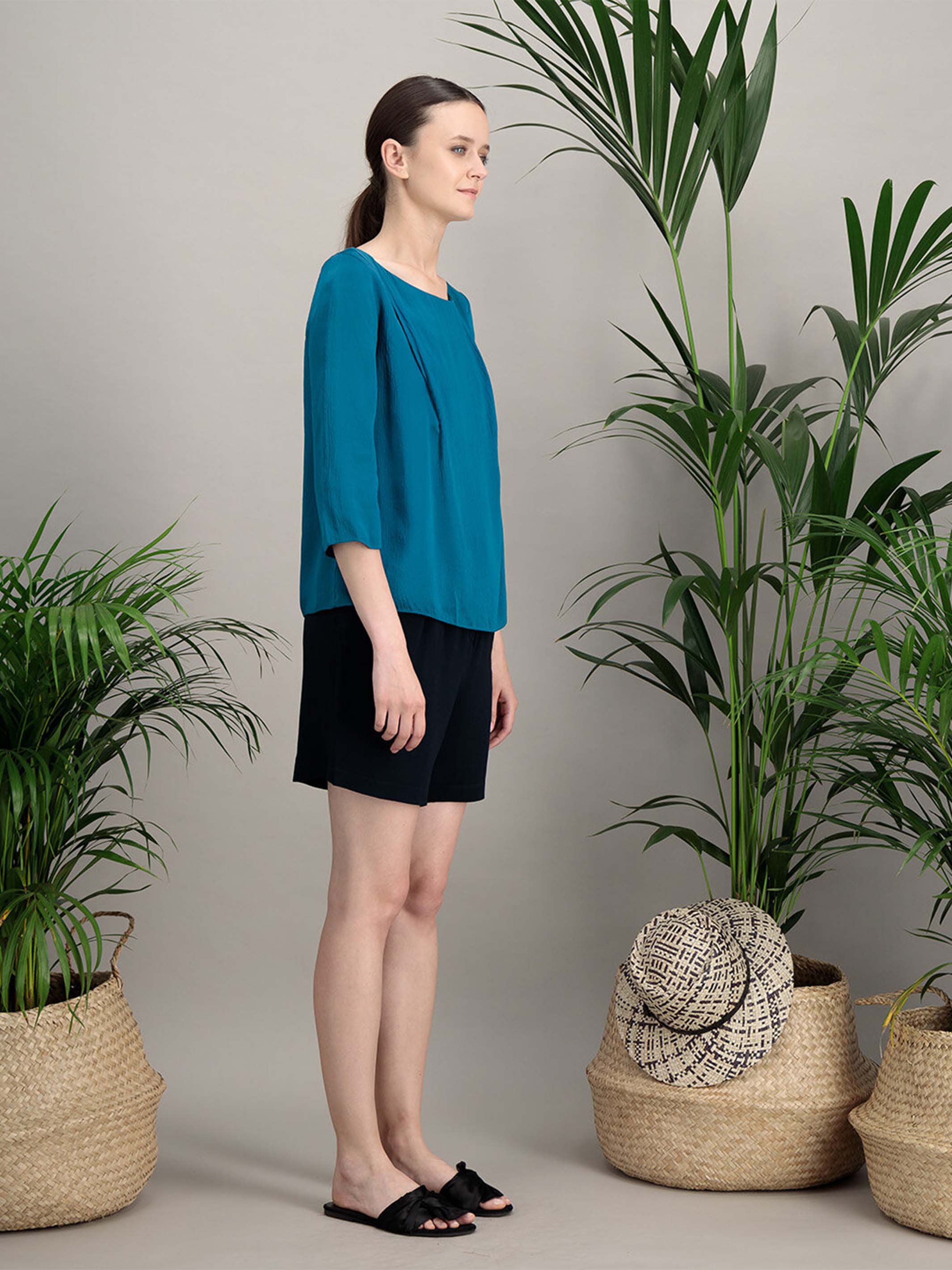 Anahide Saint André Idea top soie bleu canard
