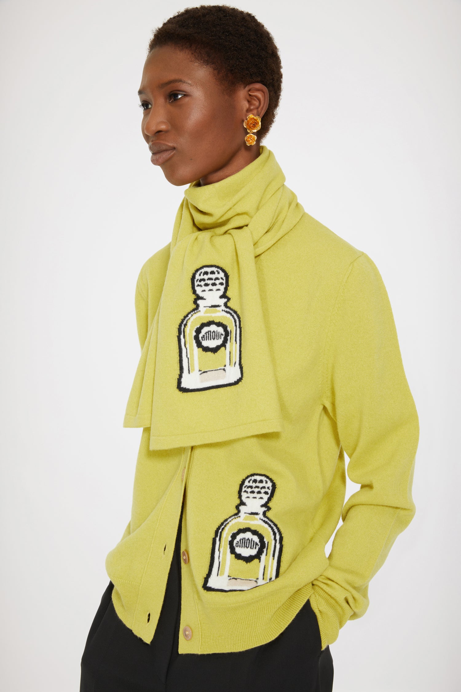 Patou KN100 cardigan laine parfum absinthe col V