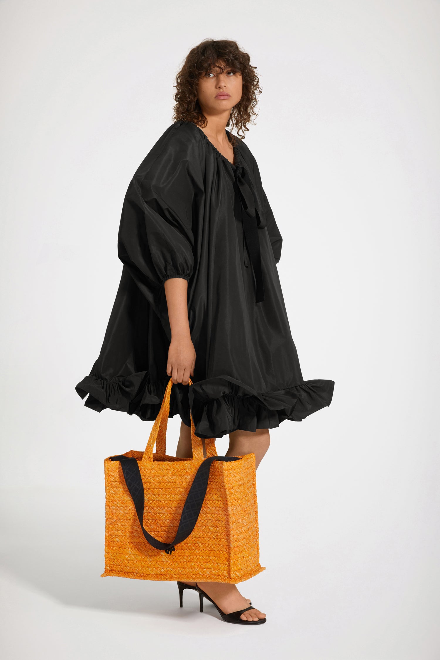 Patou DR108 robe noire faille recyclée volants grosgrain