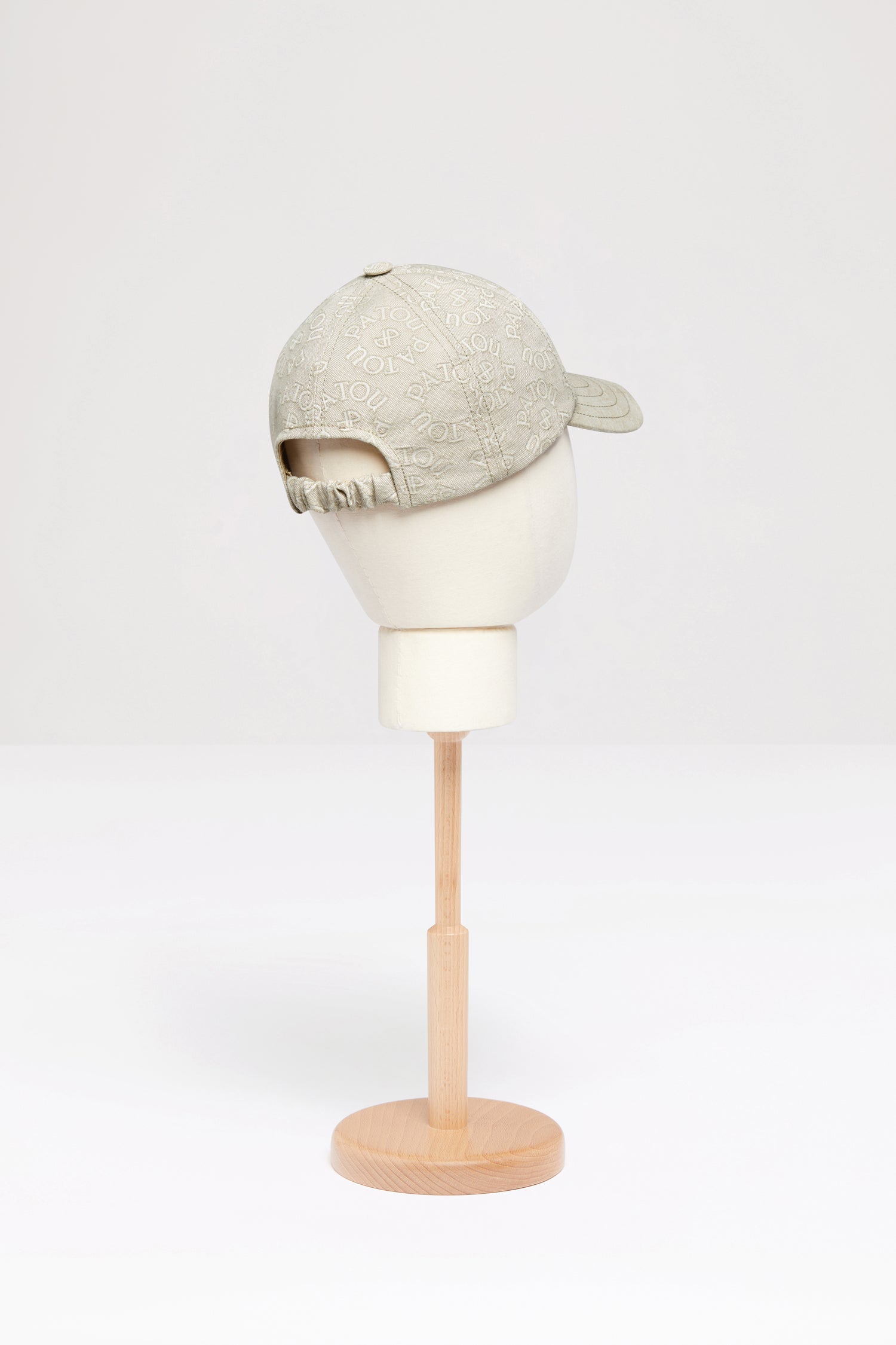 Patou AC04001335100 casquette jacquard coton bio médallion
