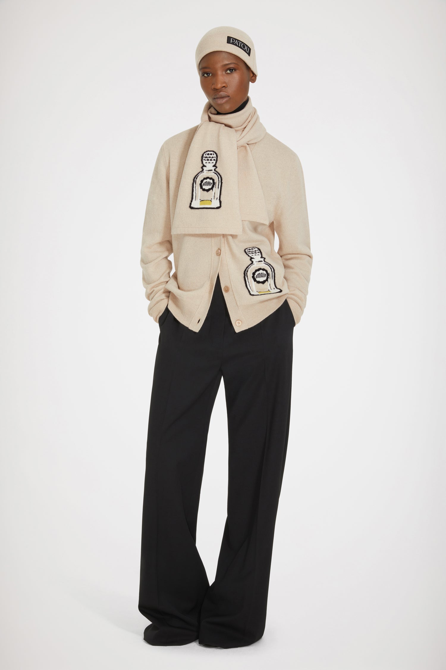 Patou KN100 cardigan laine Biscuit col V