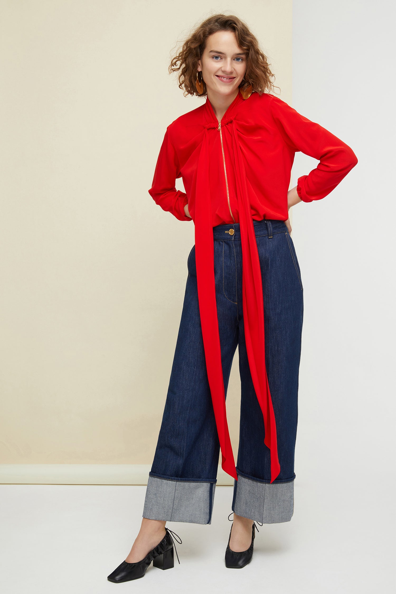 Patou OU006 bomber rouge soie col lavallière