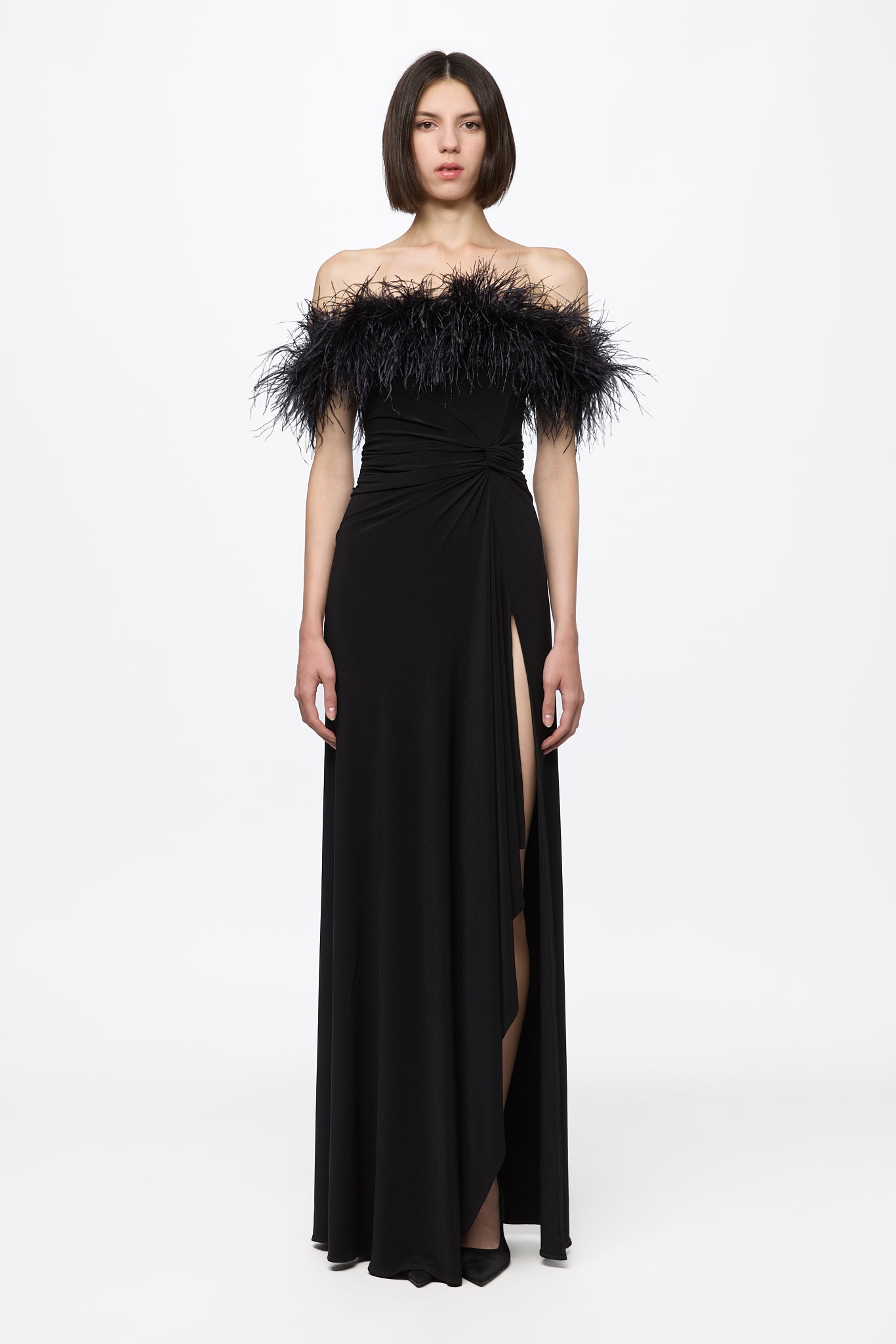 ATU Body Couture robe longue noire plumes taille S