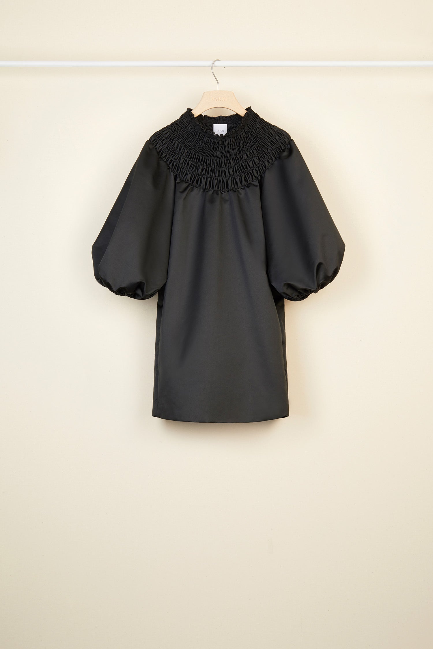 Patou H20DR023 robe Black satin mini col smocké