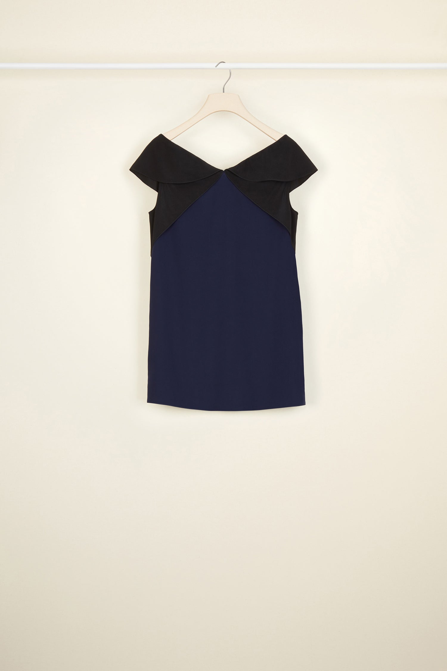 Patou Tops A20TO0150013699N top soie bleu marine noir
