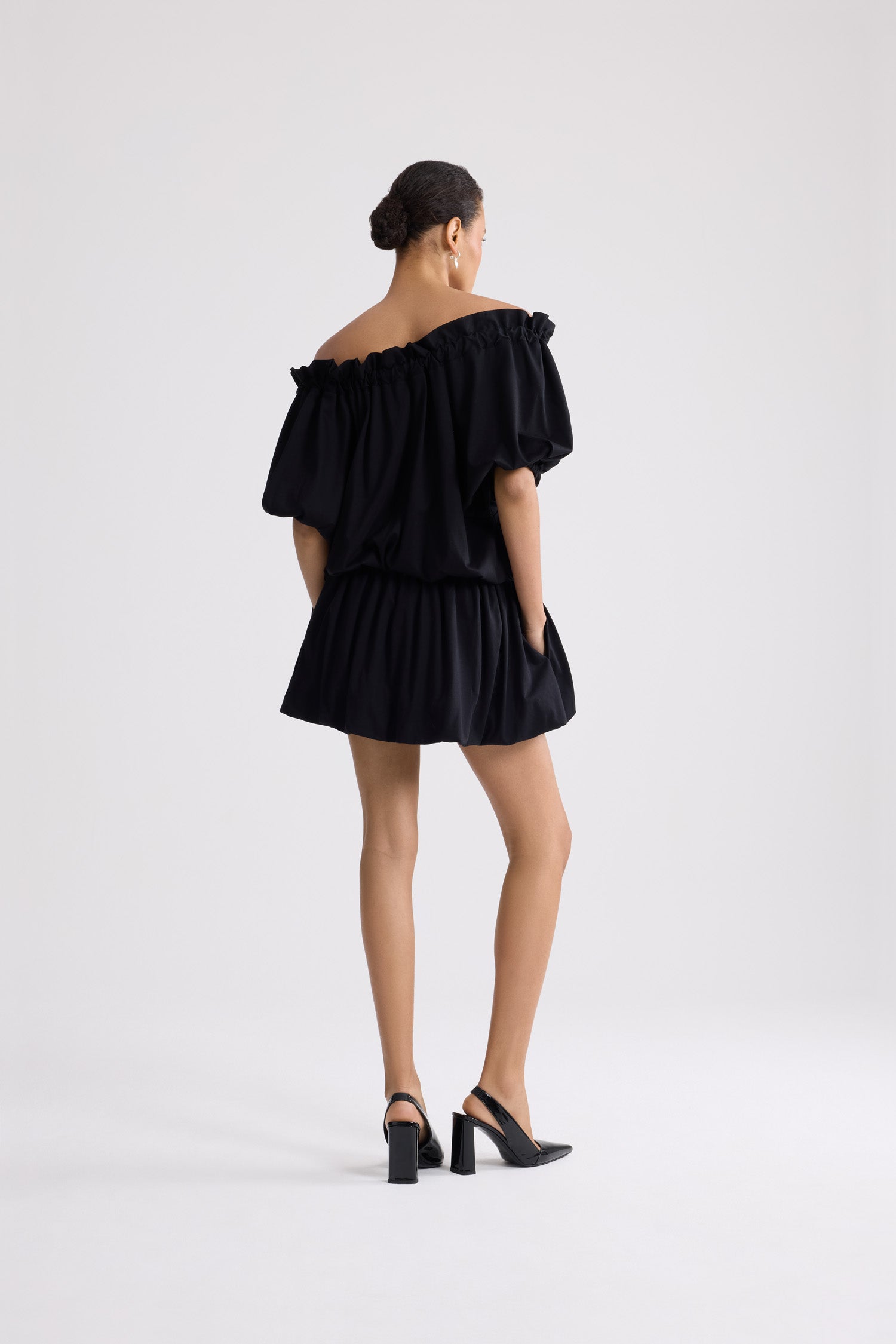 Patou JE221 mini robe noire coton bio volumineuse