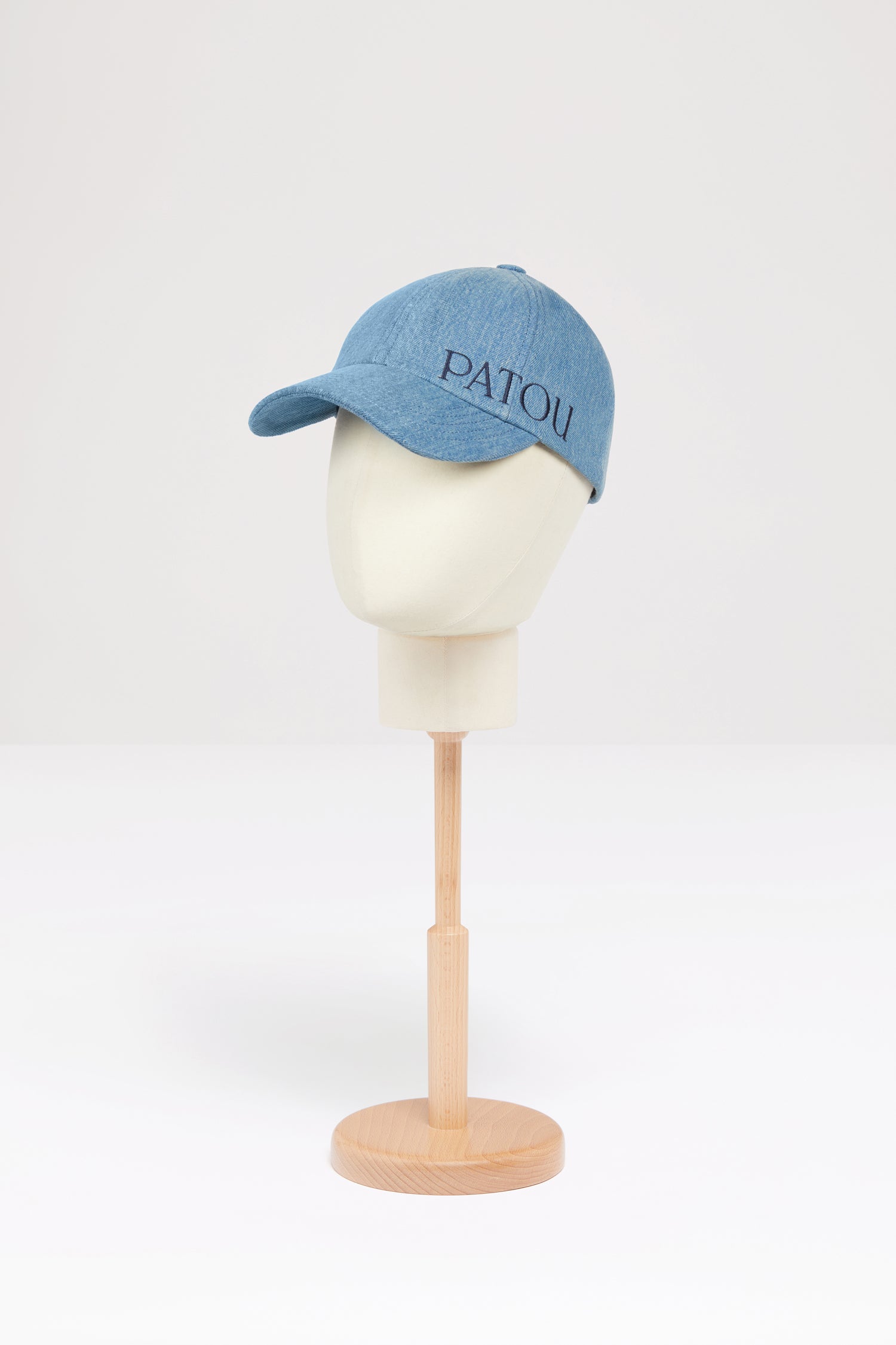 Patou AC056 casquette denim bleu glace coton bio