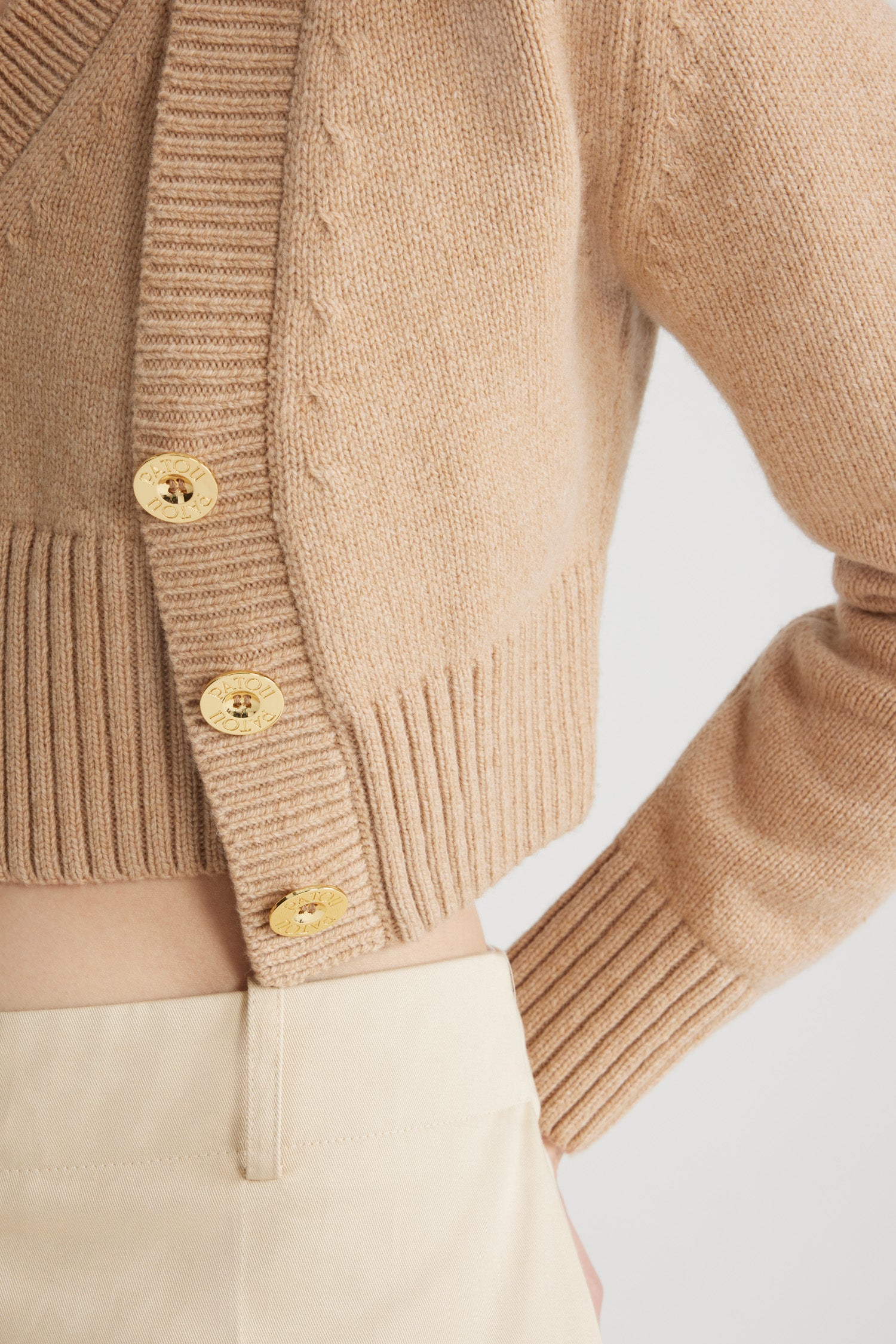 Patou KN203 Cardigan Biscuit Court Laine Cachemire
