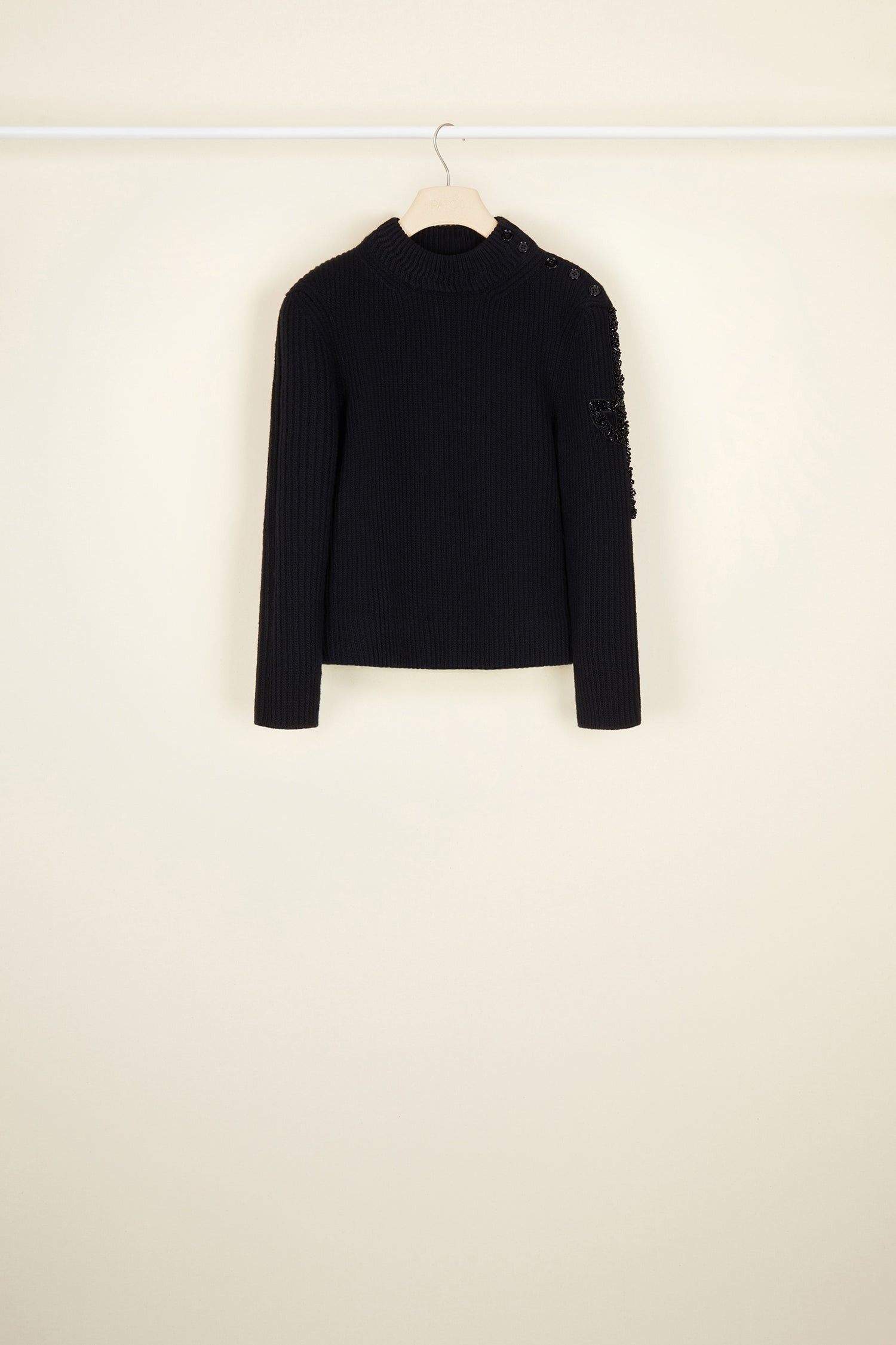 Patou Knitwear Iconic jumper pull noir perles agneau