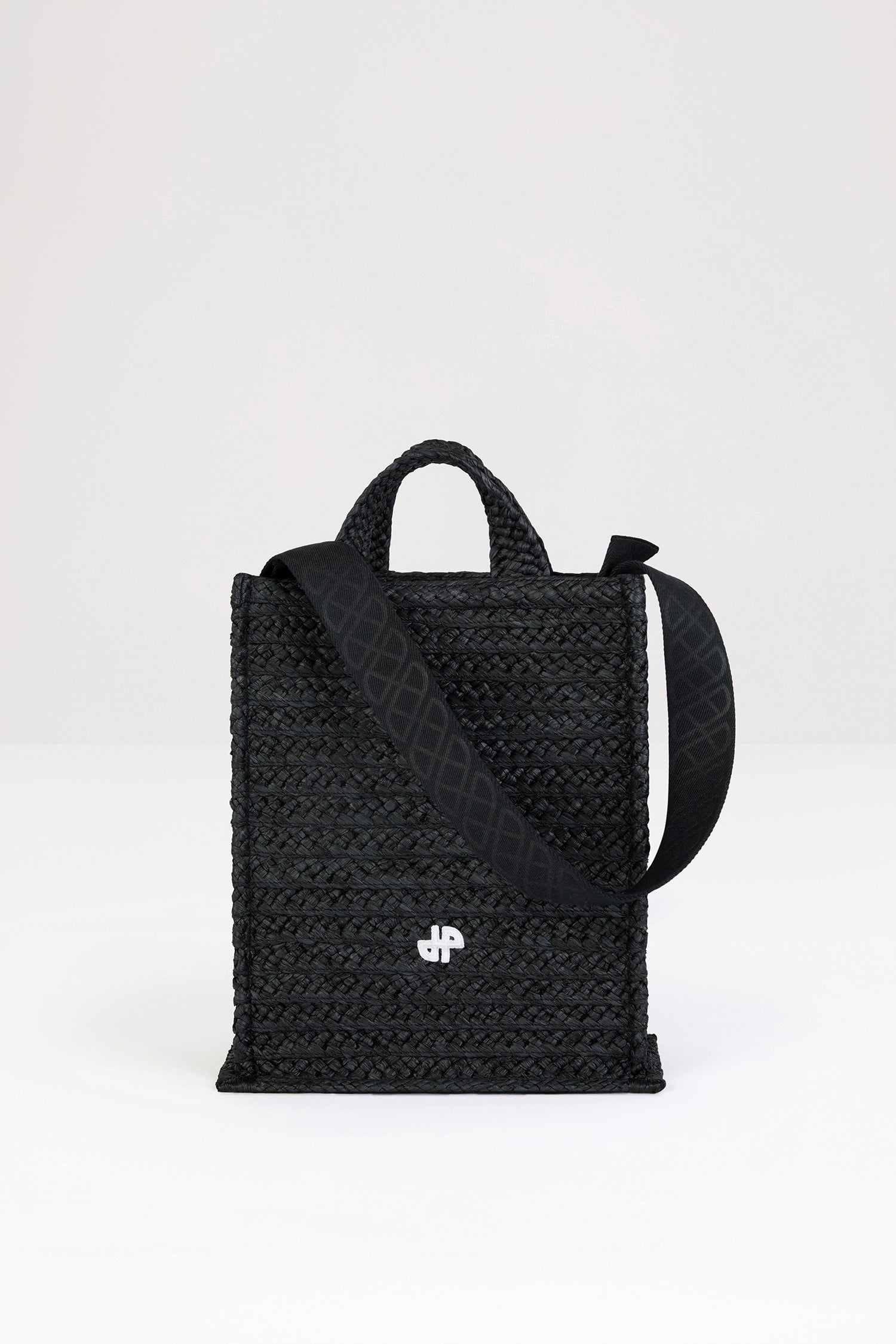 Patou AC062 tote JP raffia noir vertical TU