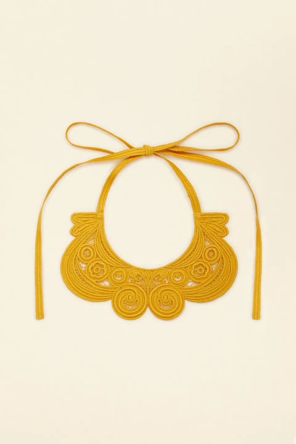 Patou AC018 collier guipure fleur miel