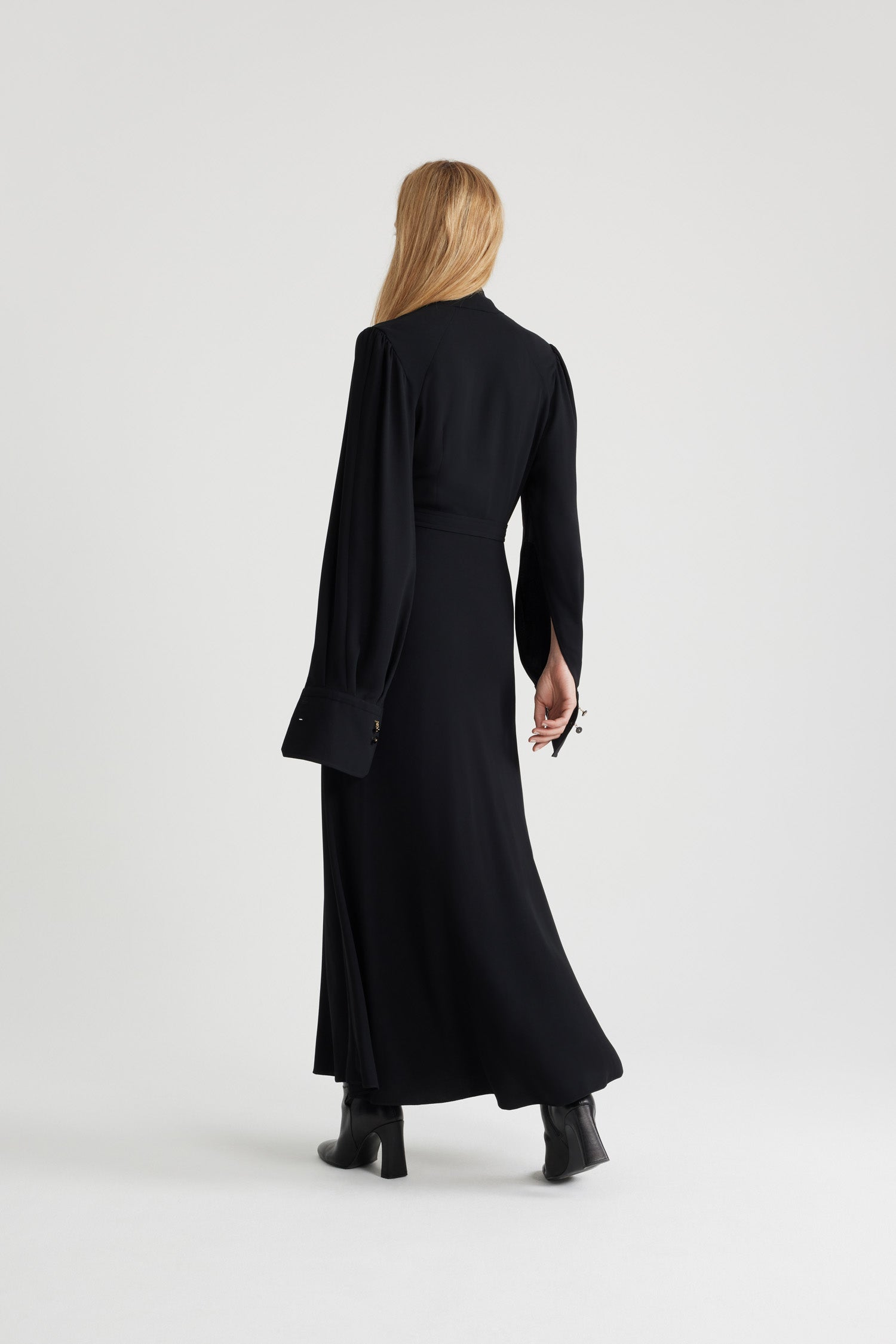 Patou H24DR1450193999B robe maxi noire crêpe ceinture
