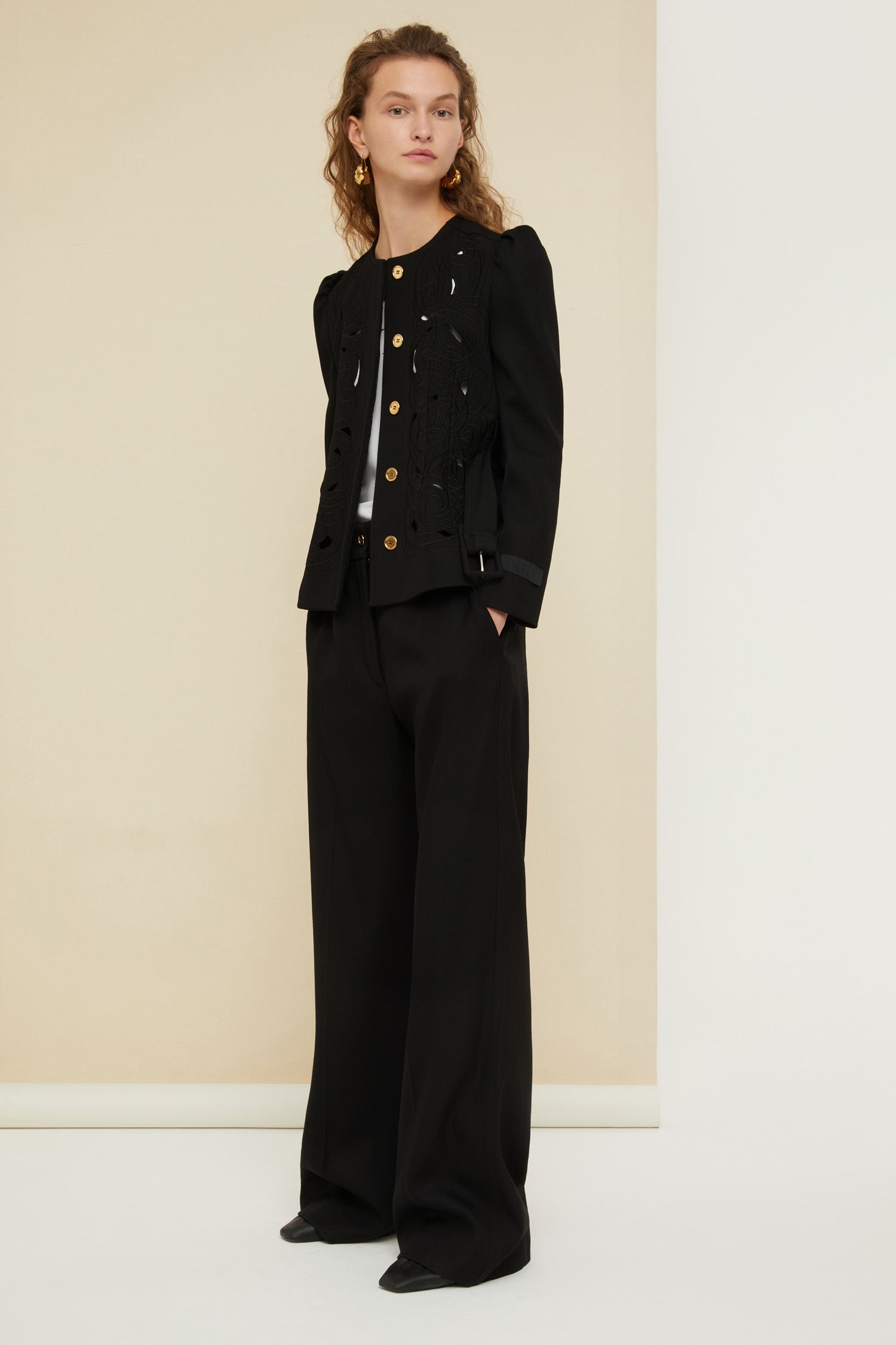 Patou Jackets P21JA013 veste courte noire laine brodée