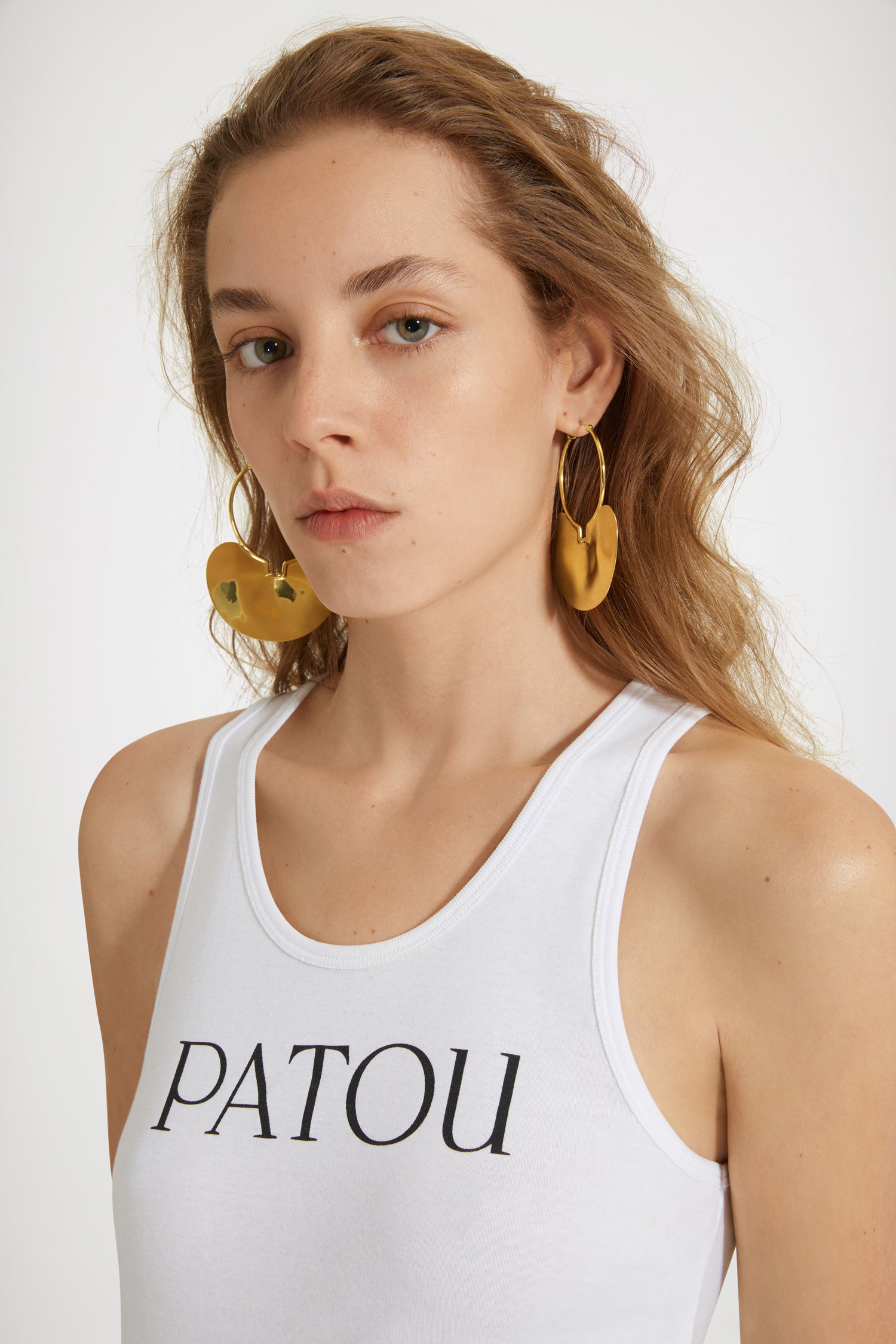 Patou JW012 petites boucles d’oreilles dorées martelées