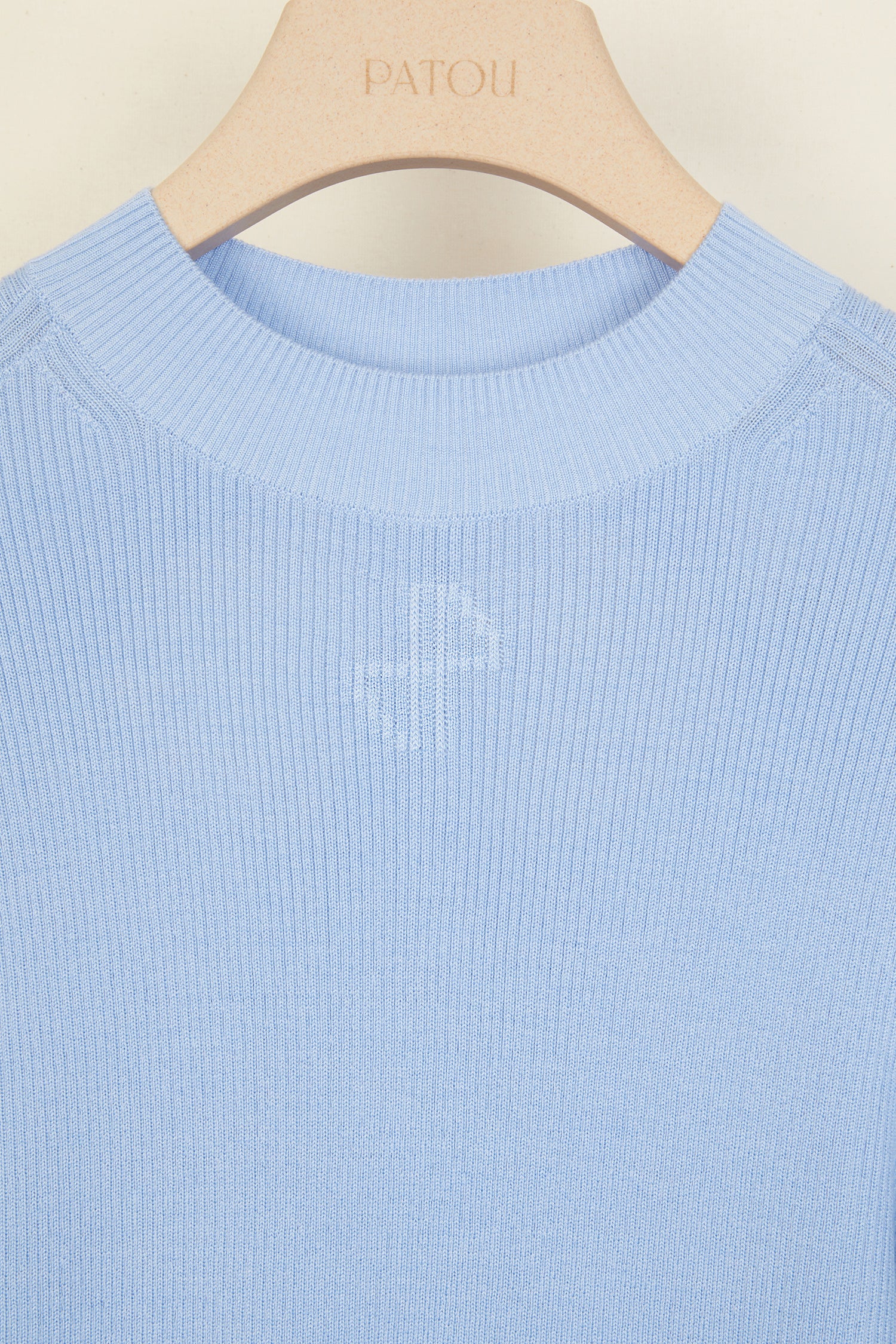 Patou KN020 pull laine et soie bleu dos découpé