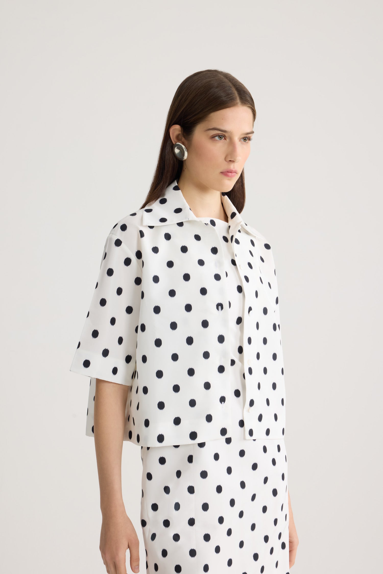 Patou P26DR24902455964 robe fourreau midi blanche pois bleus