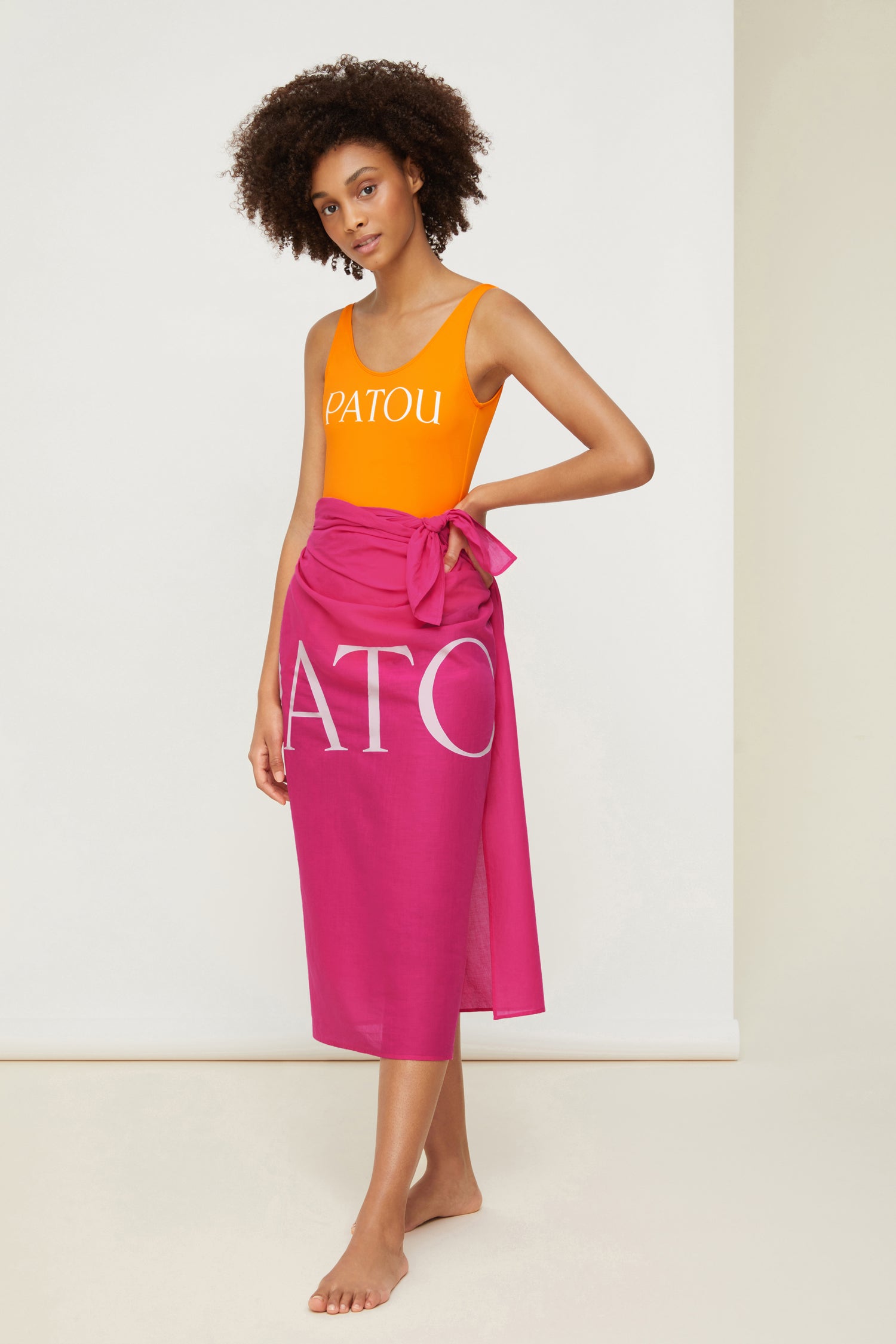 Patou AC014 paréo fuchsia coton bio logo blanc TU