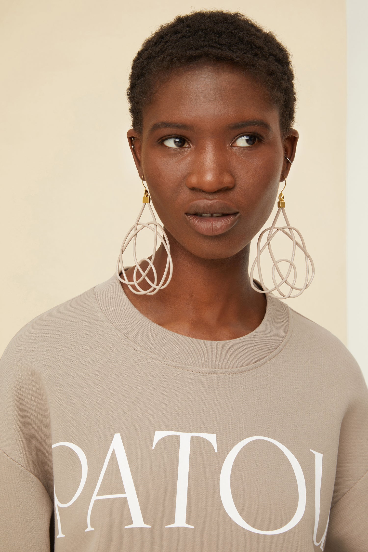 Patou JE036 sweat cropped coton bio Parchment beige