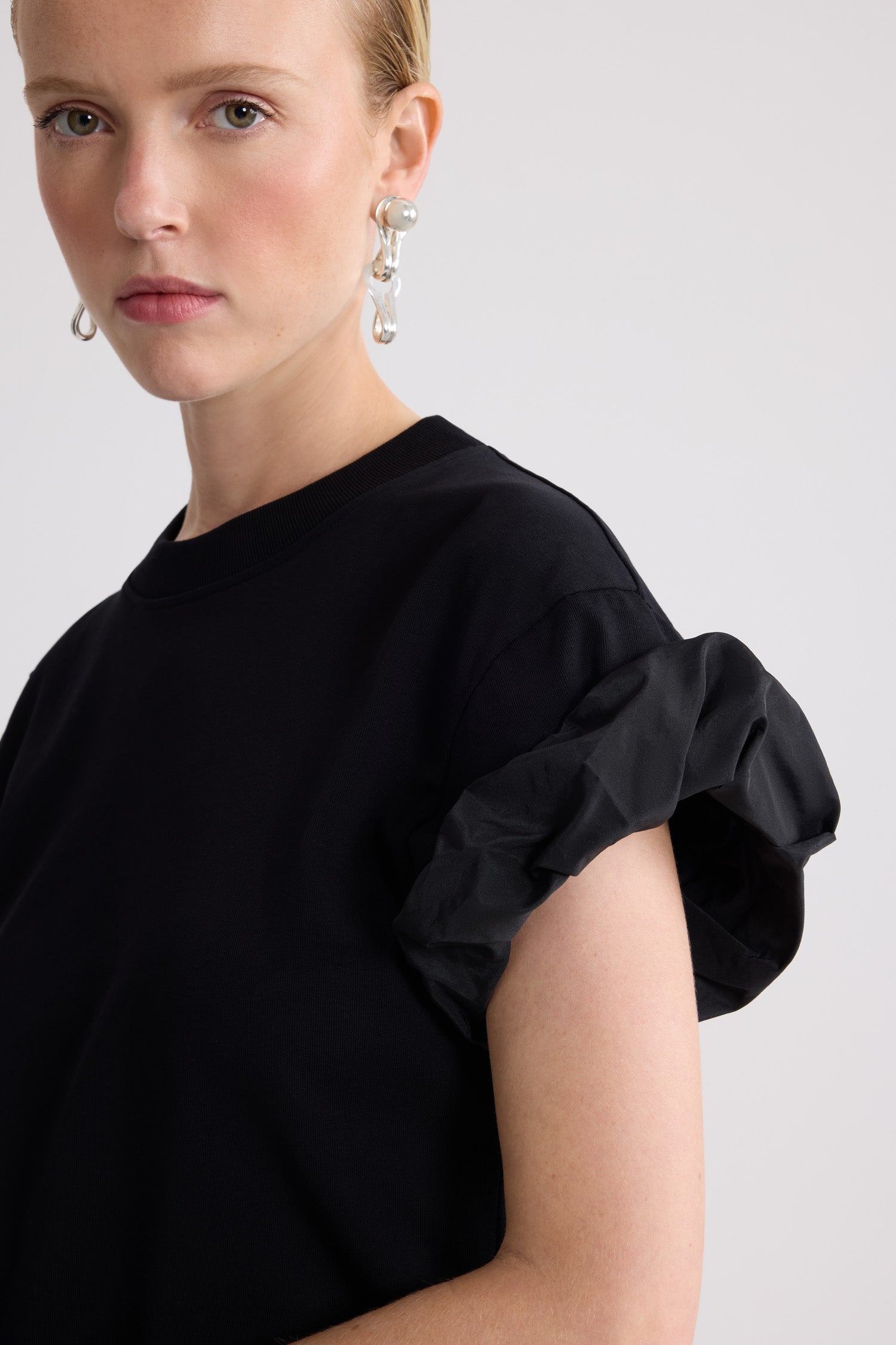 Patou JE225 t-shirt noir coton bio manches faille