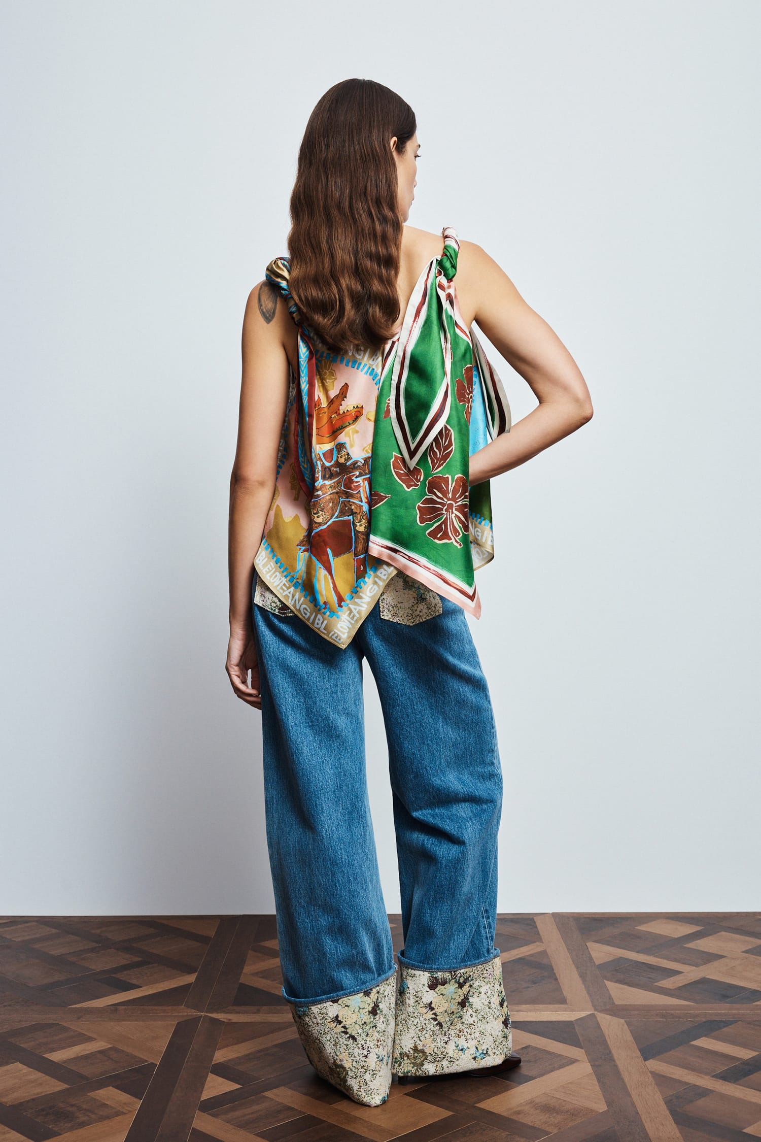 Alemäis Mlak Silk Top haut en soie col V