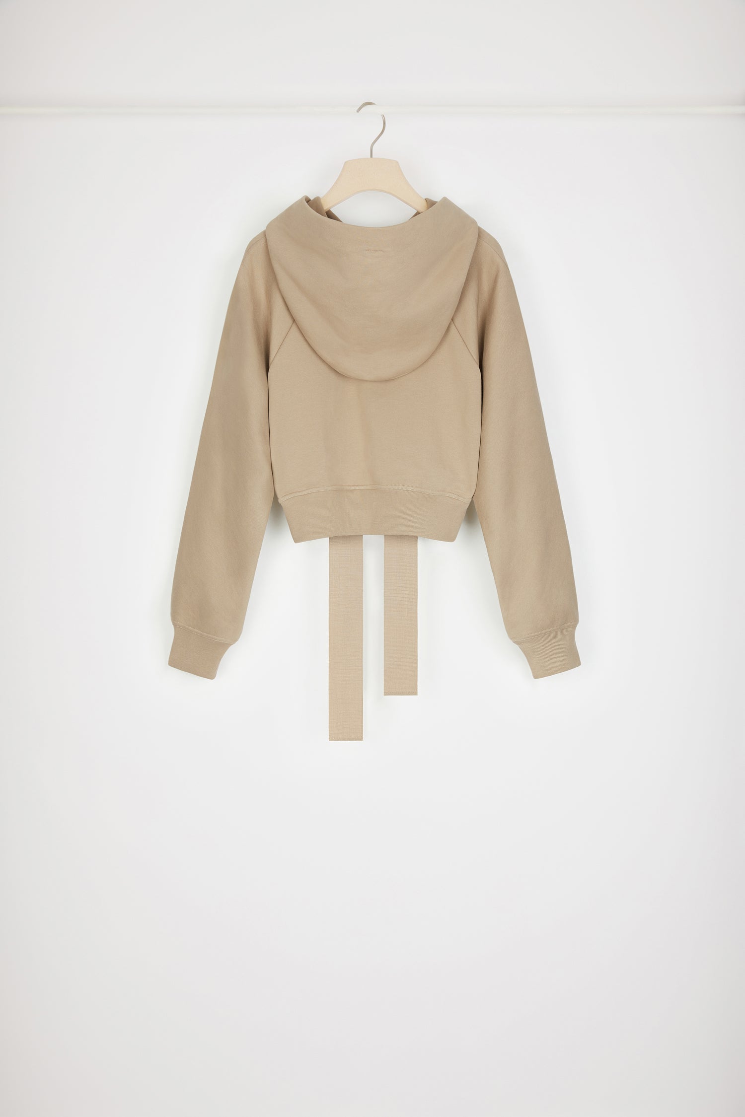 Patou JE069 sweat à capuche cropped Parchment beige coton bio