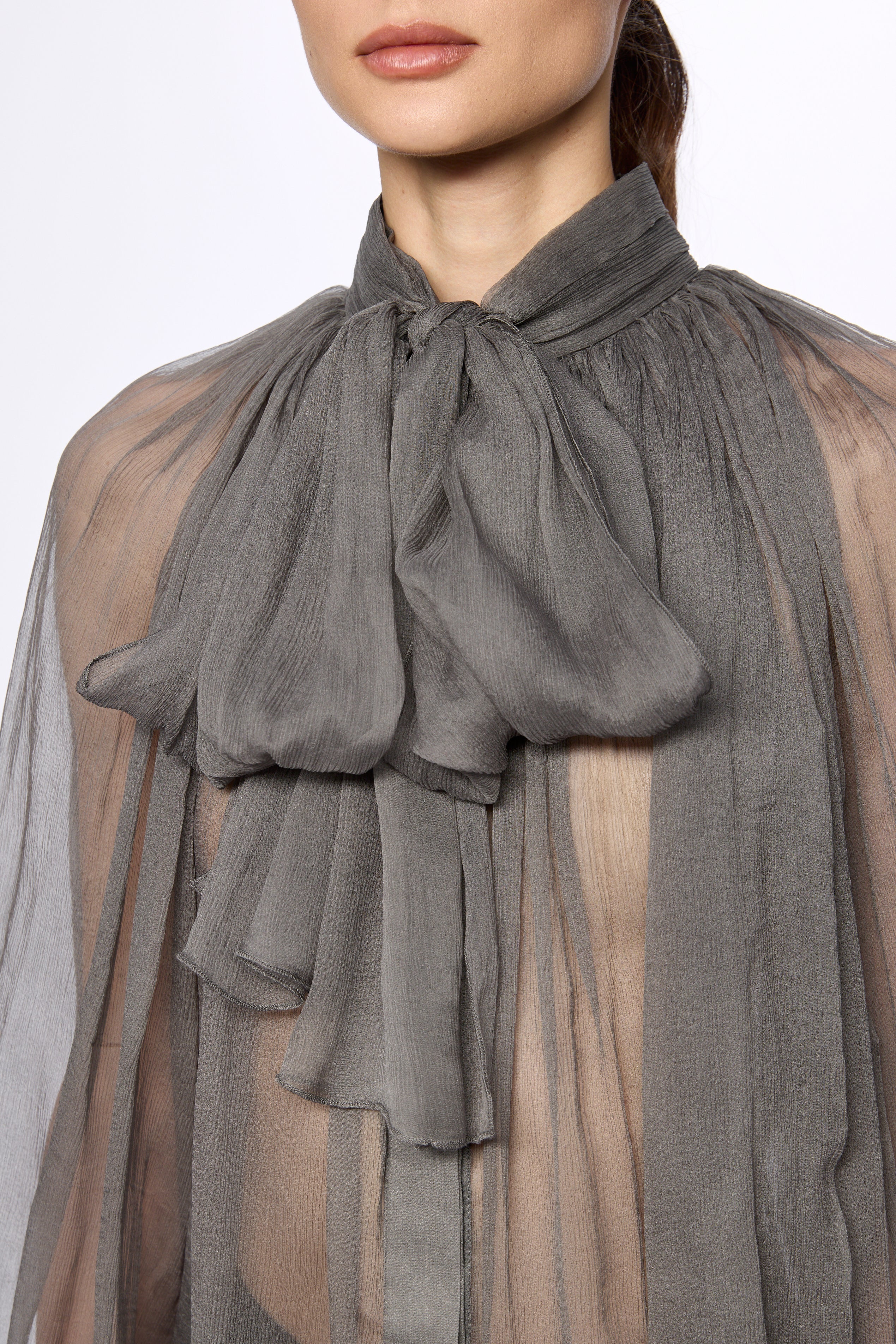 ATU Body Couture SILK chemisier gris soie foulard attaché