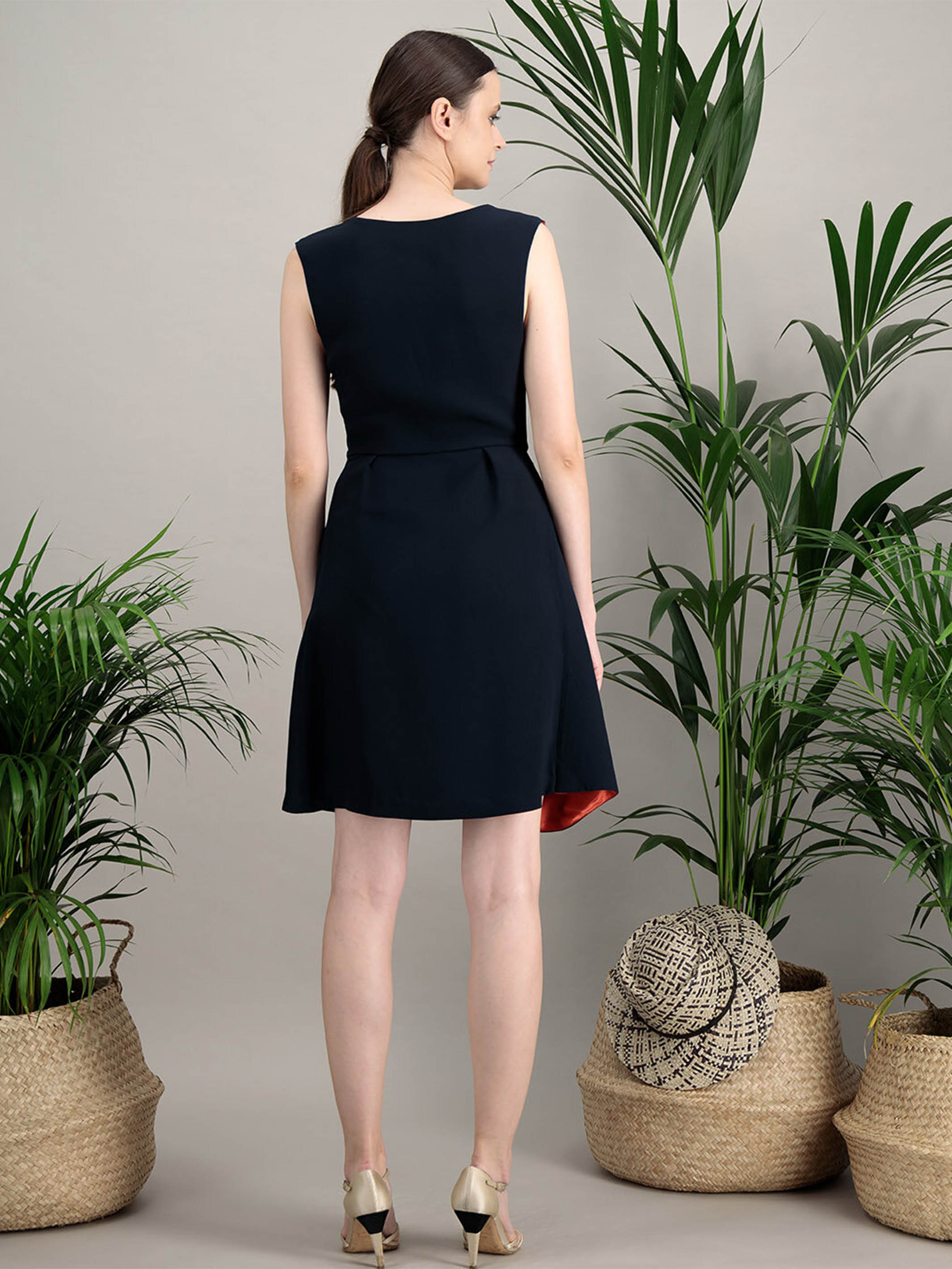 Anahide Saint André Chaos robe cocktail courte bleu marine