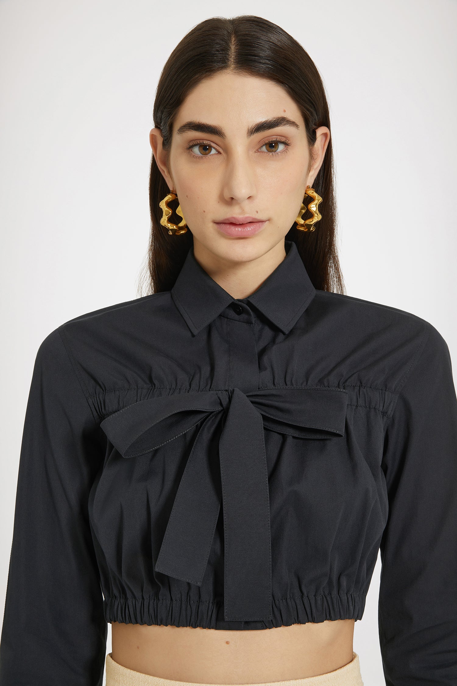 Patou BL029 blouse cropped coton noir à noeud