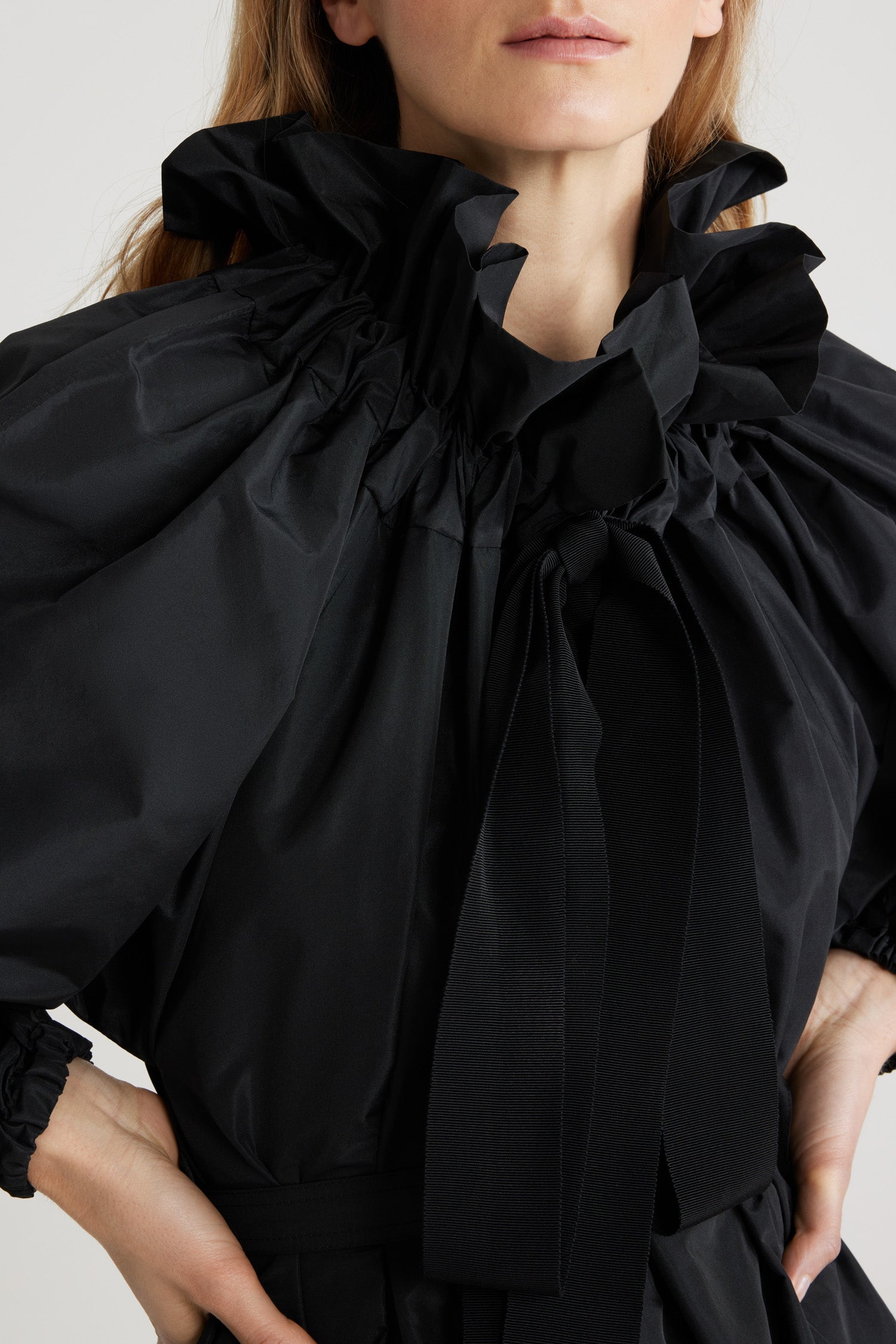 Patou DR158 robe faille recyclée noire col lavallière