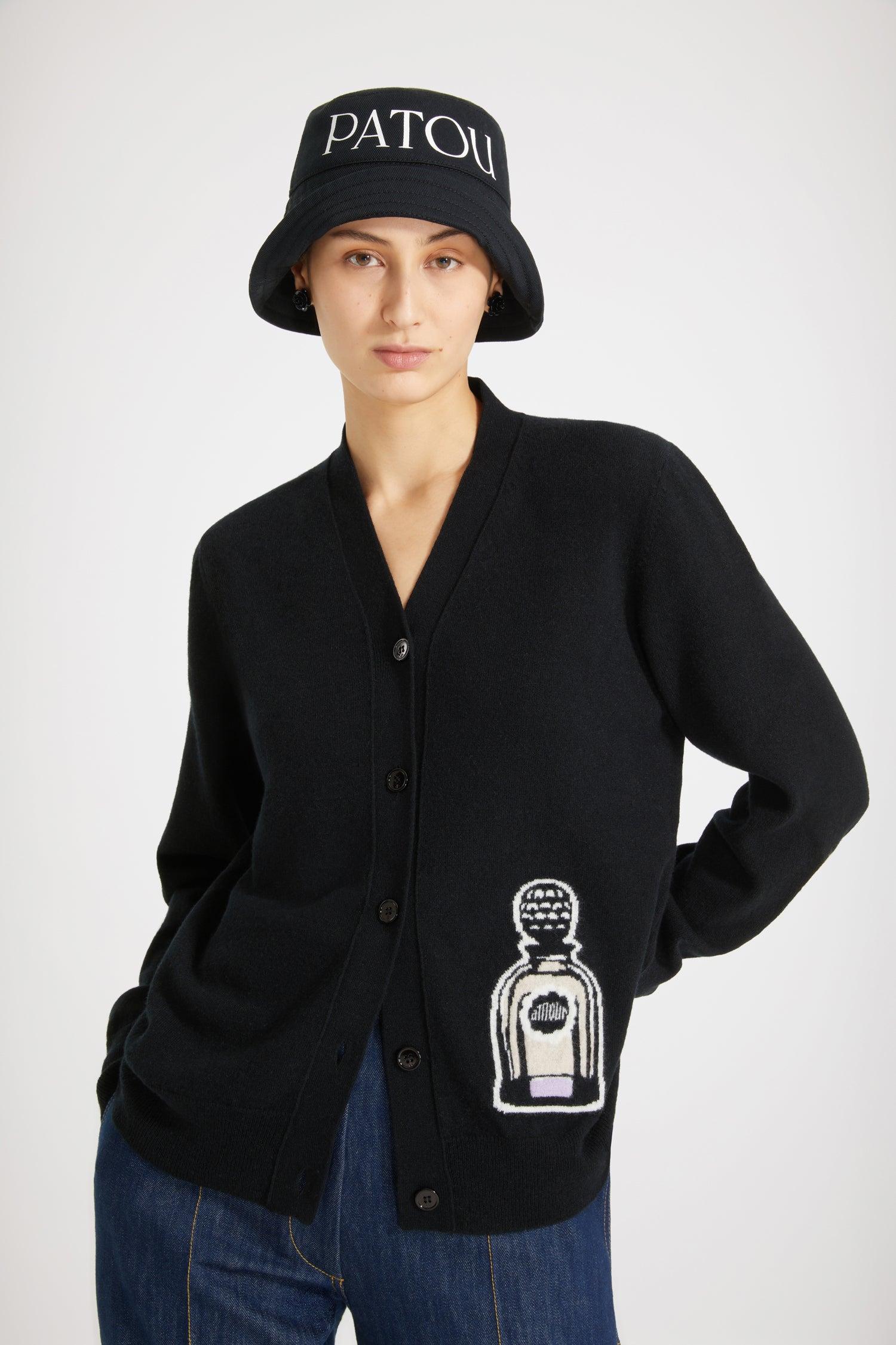 Patou Knitwear KN100 cardigan noir laine cachemire flacon