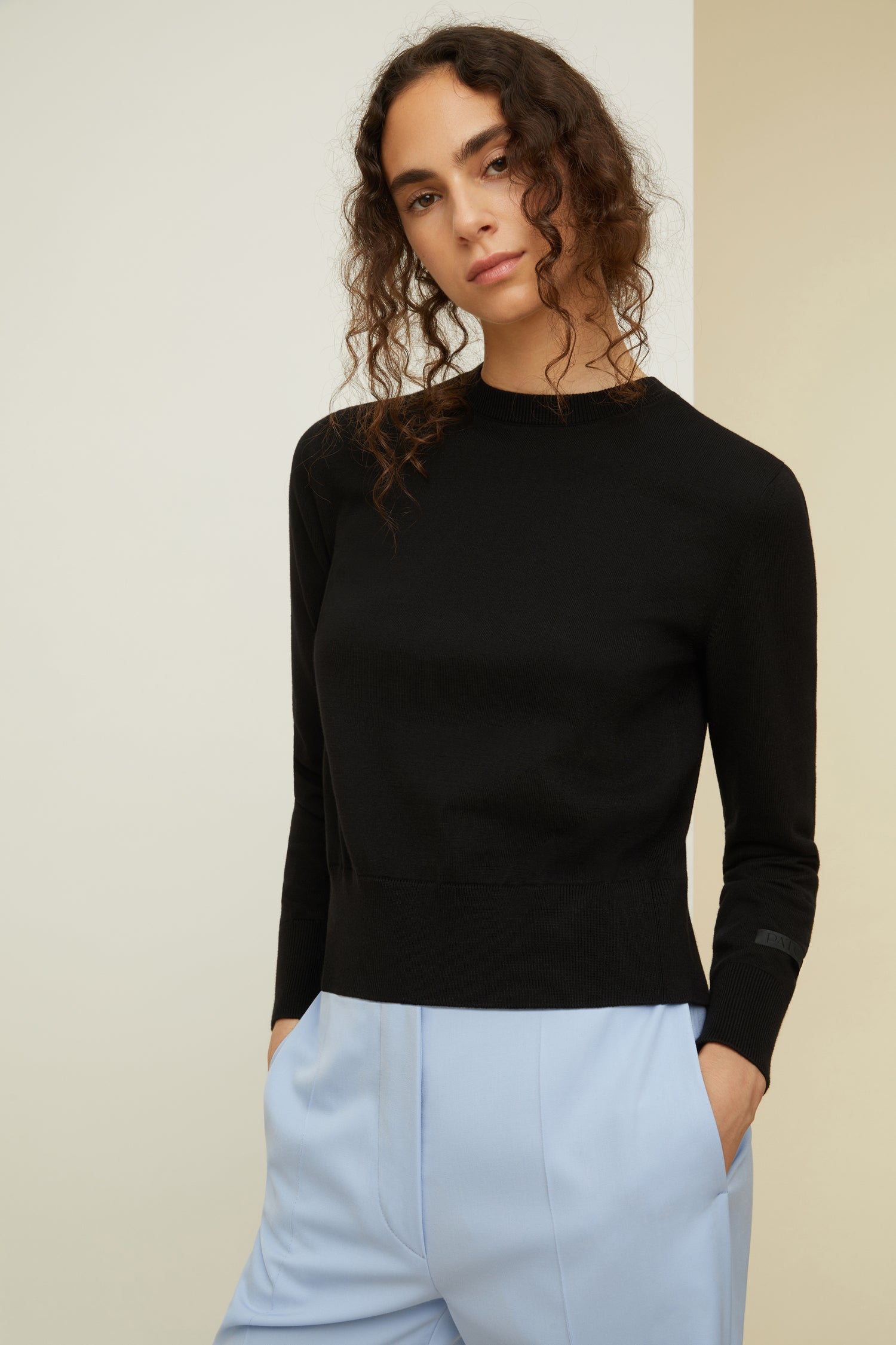 Patou Knitwear P22KN0708047999B pull noir dos ouvert