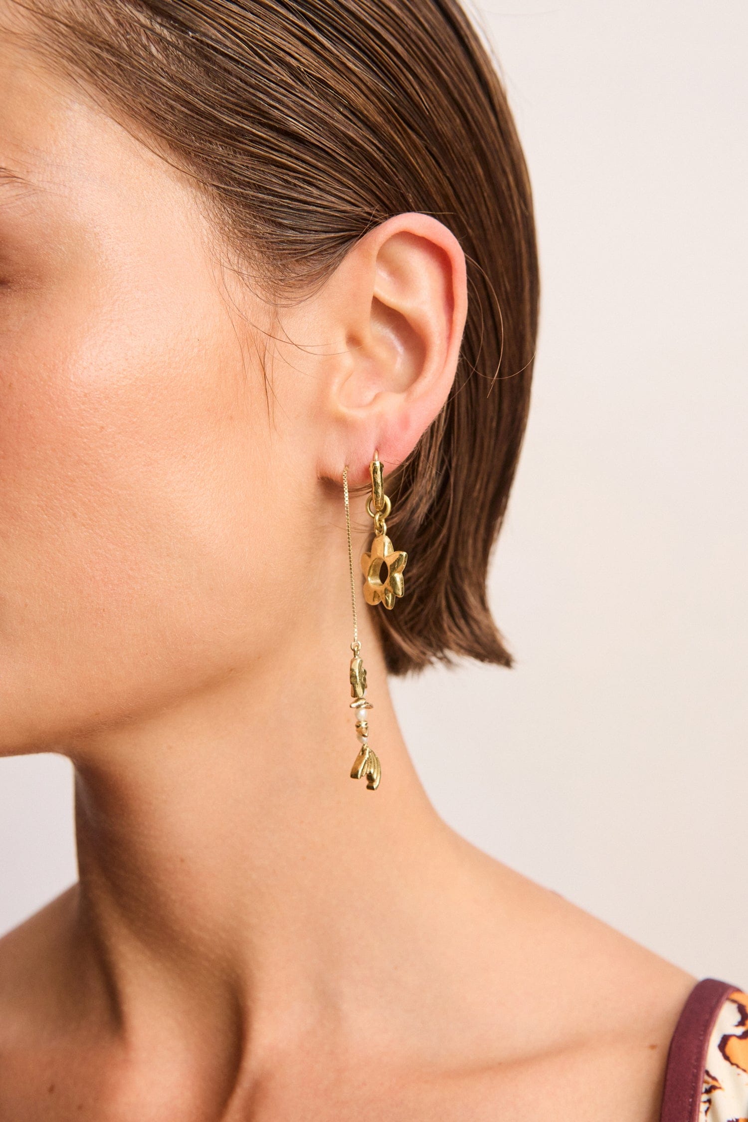 Alemais Calypso Flower boucles d'oreilles laiton fleur
