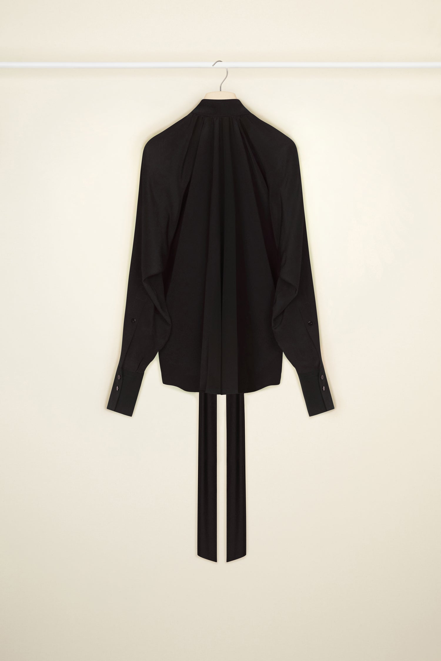 Patou BL015 blouse soie noire lavallière