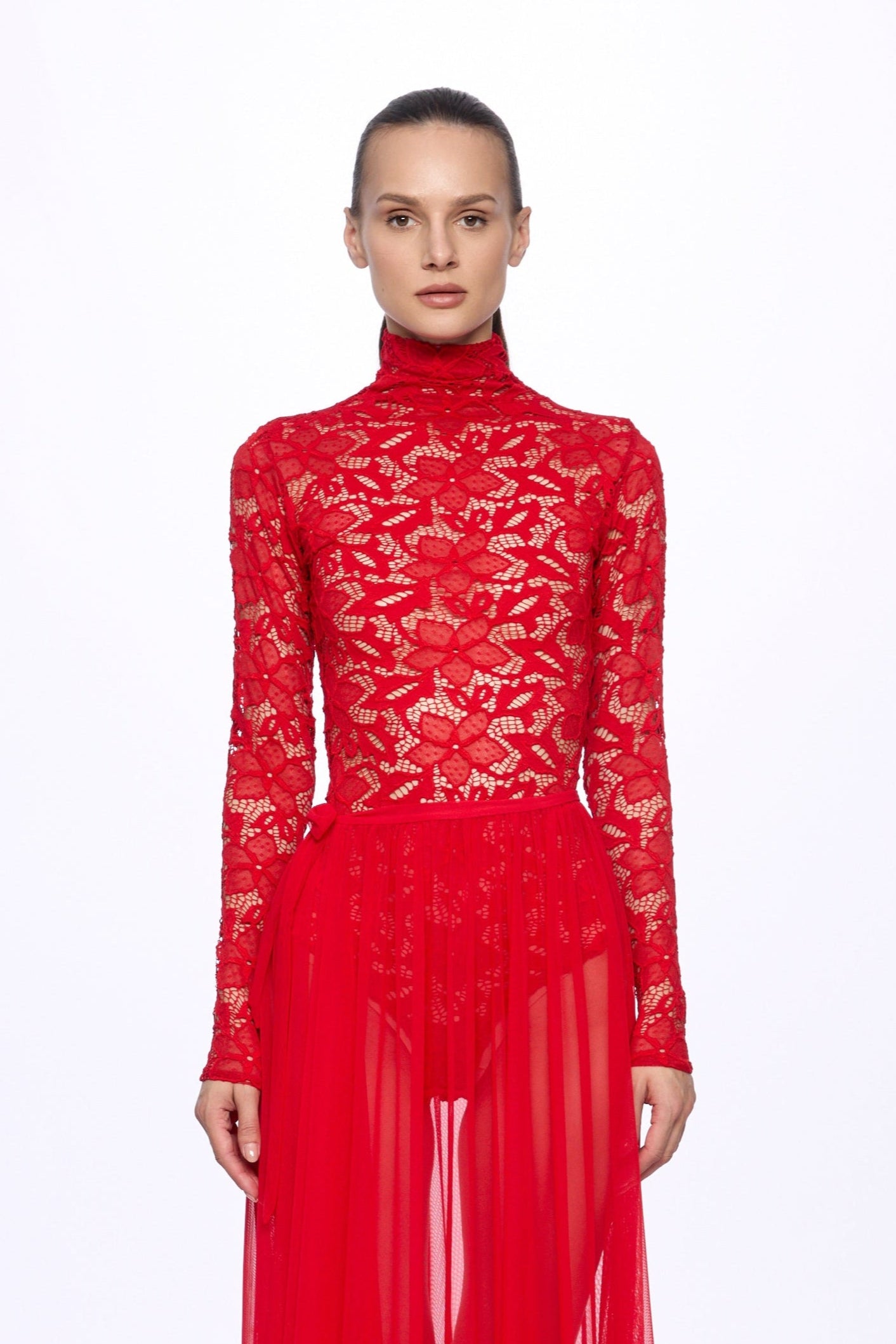 ATU Body Couture body dentelle rouge col montant manches longues