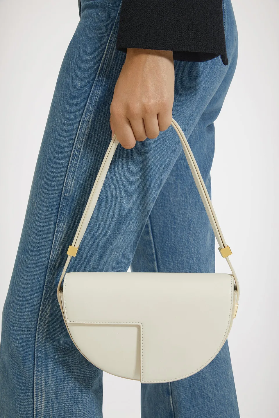 Patou Le Petit P23BA003 sac cuir ivoire demi-lune