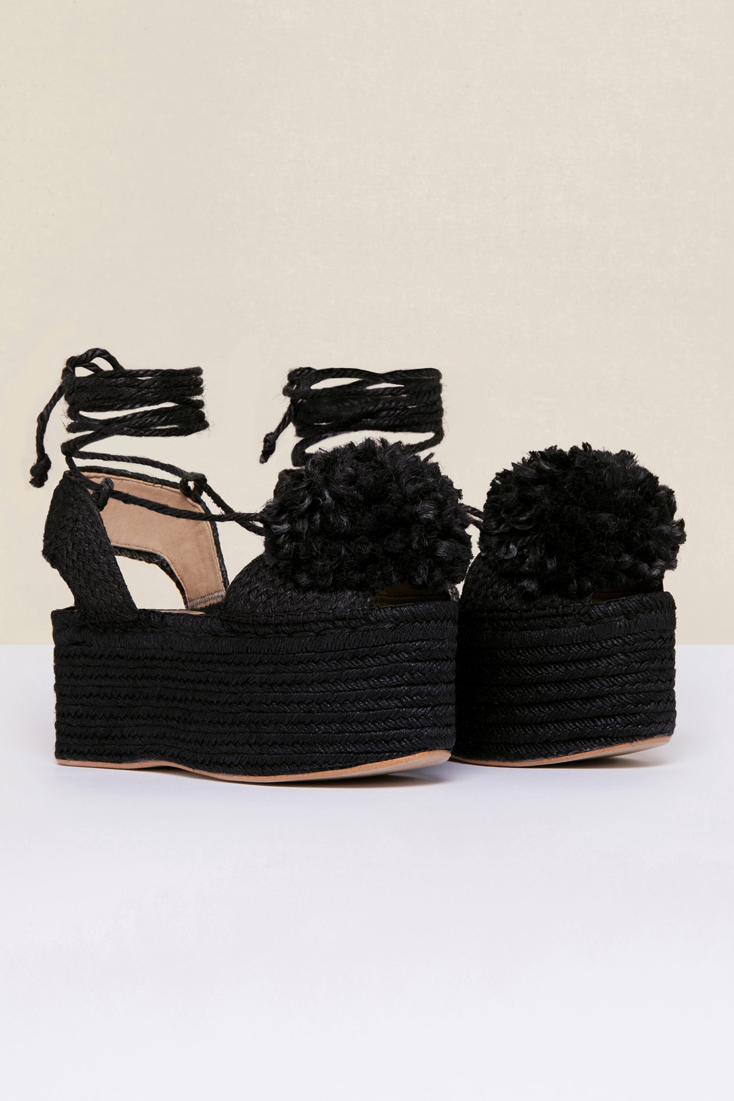 Patou Pompom espadrilles compensées noires jute