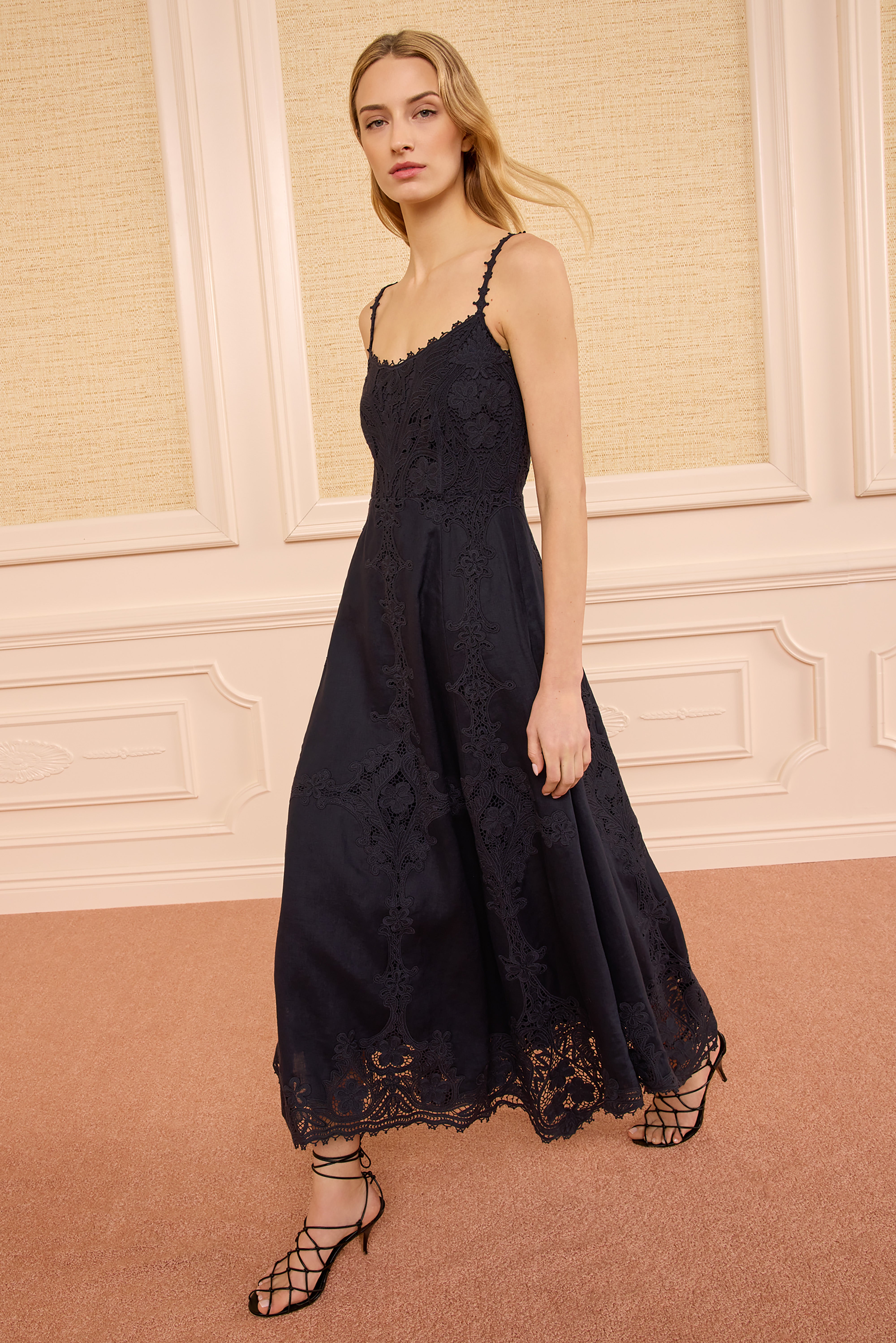Ulla Johnson Flora robe en lin Noir midi brodée