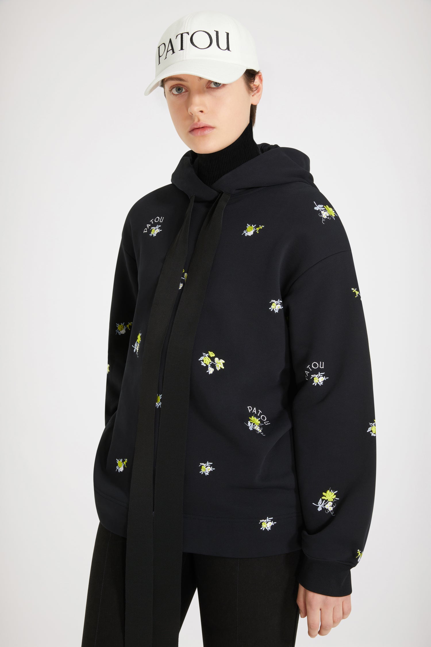 Patou JE053 sweat capuche coton Black brodé