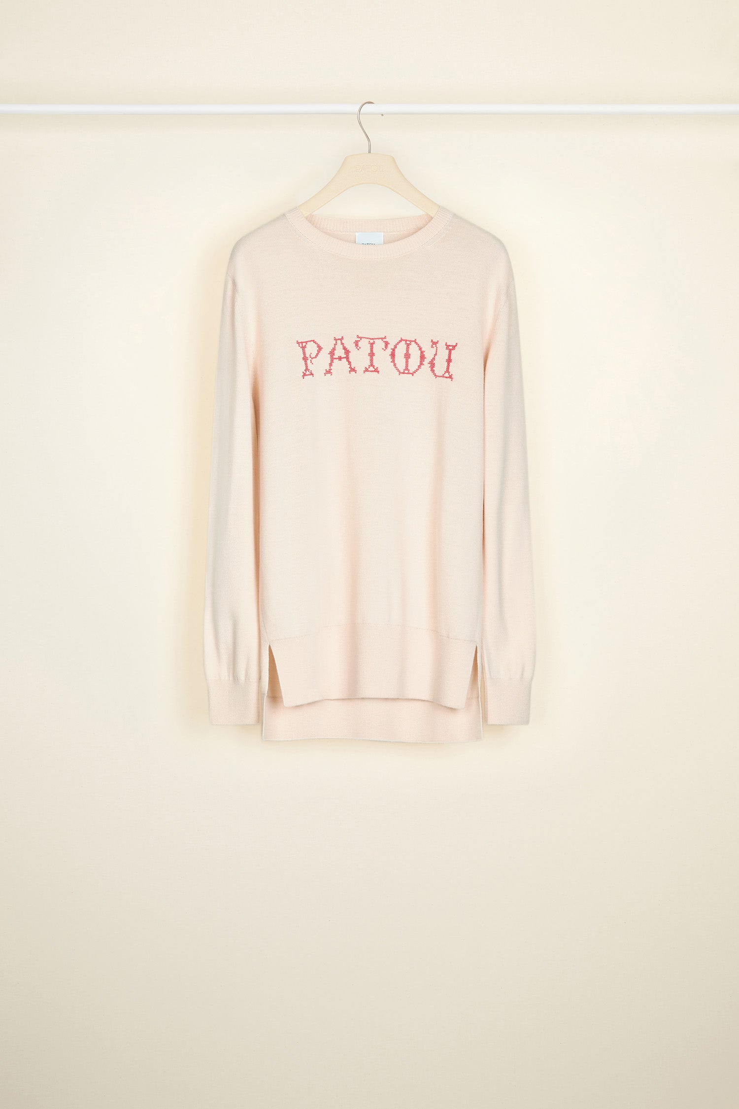 Patou KN042 pull champagne maille légère logo point croix