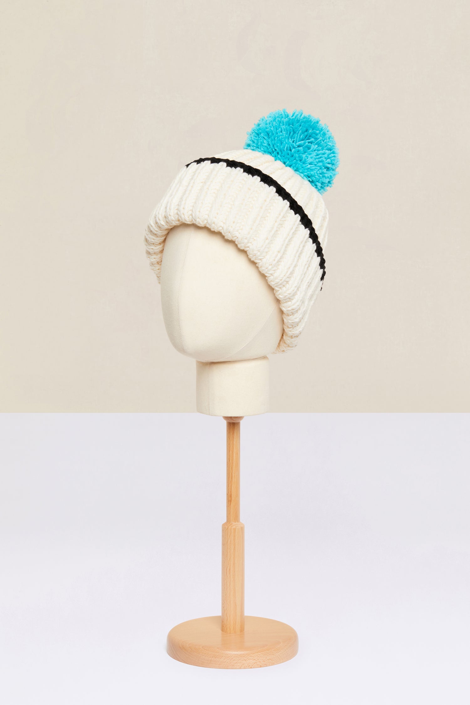 Patou KN085 bonnet laine merinos ivoire pompon