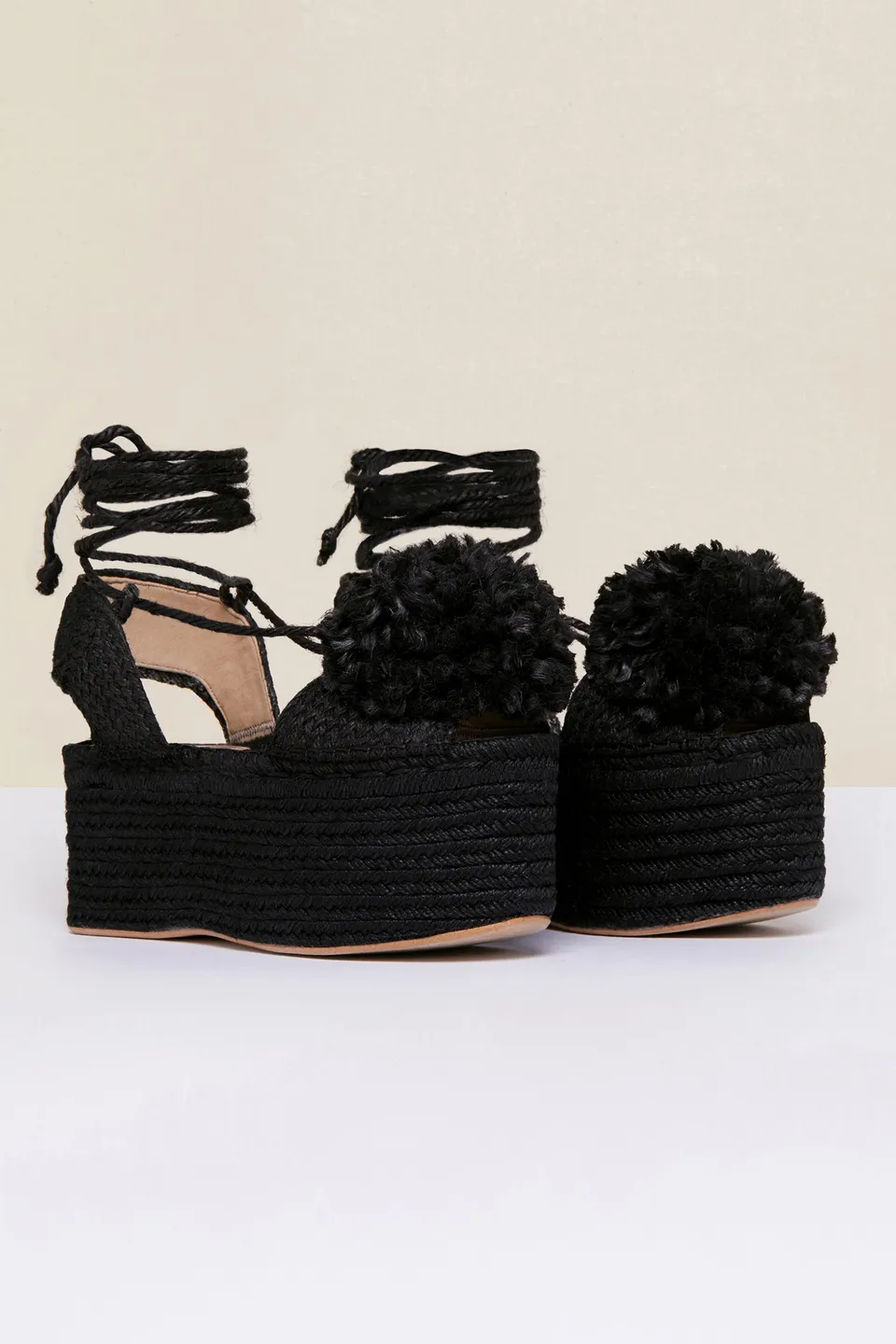 Patou Pompom espadrilles compensées noires jute