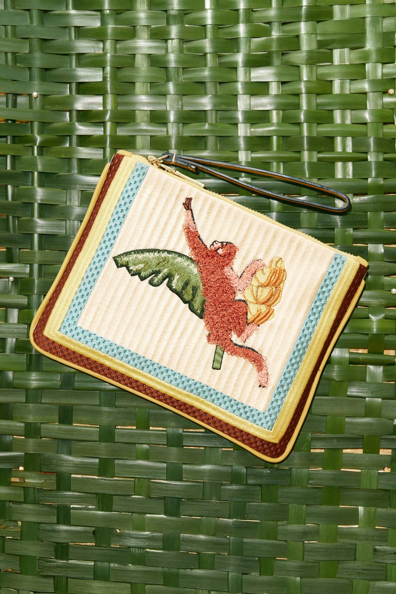 Alemaïs Mokshini Monkey pochette brodée cuir OS